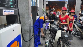 Giá xăng dầu quay đầu đi lên