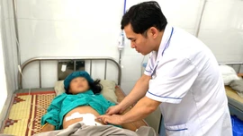 Bệnh viện Đa khoa số 3 phẫu thuật thành công khối u nặng 9kg cho bé gái 14 tuổi