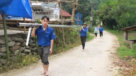 Công trình thắp sáng đường quê: Hoạt động ý nghĩa trong chiến dịch “Mùa hè xanh 2025” tại xã Bát Xát