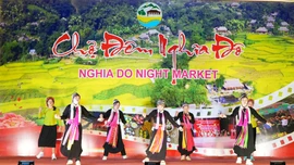 Sôi động chợ đêm Nghĩa Đô