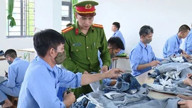 Bộ Công an bãi bỏ hàng loạt thủ tục trong cấp phép hoạt động cai nghiện ma túy, xuất nhập cảnh