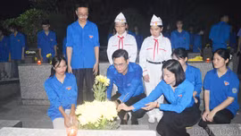 Tuổi trẻ Lào Cai thắp nến tri ân các anh hùng liệt sĩ