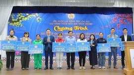 Trao 215 suất quà Tết cho công nhân lao động tại Khu công nghiệp phía Nam