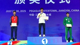 Vận động viên Phùng Gia Hưng giành Huy chương Bạc tại Giải vô địch Wushu trẻ châu Á 2025