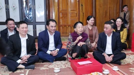 Thường trực Ban Bí thư Trần Cẩm Tú chúc Tết Đảng bộ, chính quyền, lực lượng vũ trang và Nhân dân các dân tộc tỉnh Lào Cai