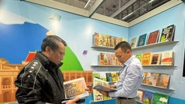 Đưa văn học Việt Nam ra thế giới: Cần chiến lược bài bản và dài hơi