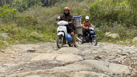 Gian nan cung đường ở xã Ngũ Chỉ Sơn