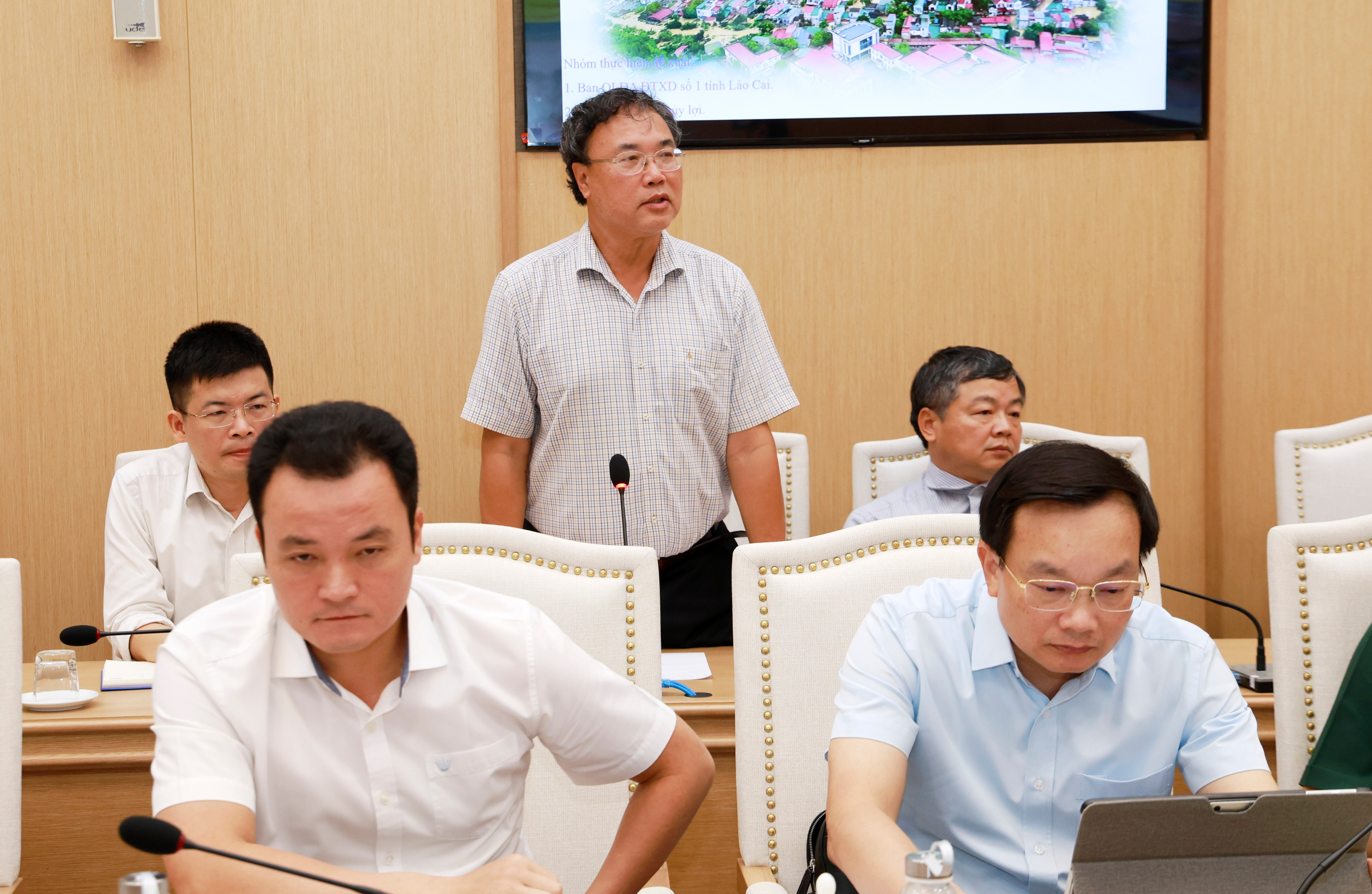 Lãnh đạo Trường Đại học Thủy lợi giới thiệu dự án. 060a8277.jpg