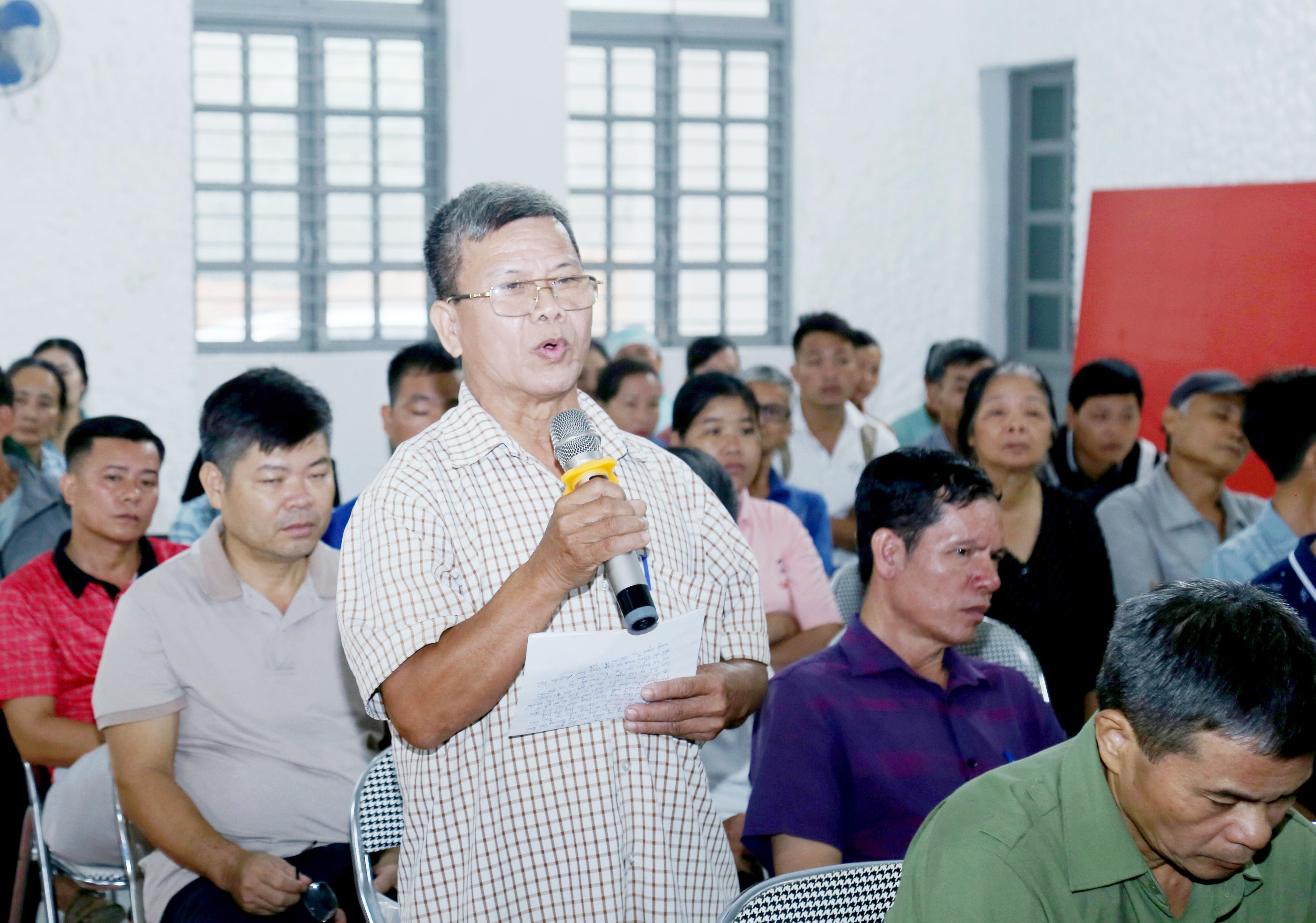 Người dân khu vực Phong Hải, Bản Cầm bày tỏ ý kiến. IMG_1006.JPG