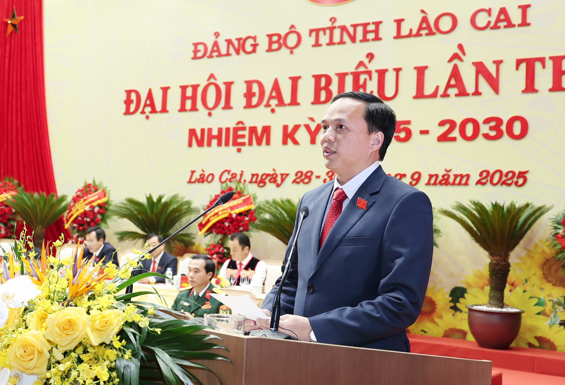 Đồng chí Trần Anh Tuấn – Tỉnh ủy viên, Bí thư Đảng ủy xã Trấn Yên tham luận tại Đại hội. img-2921.jpg