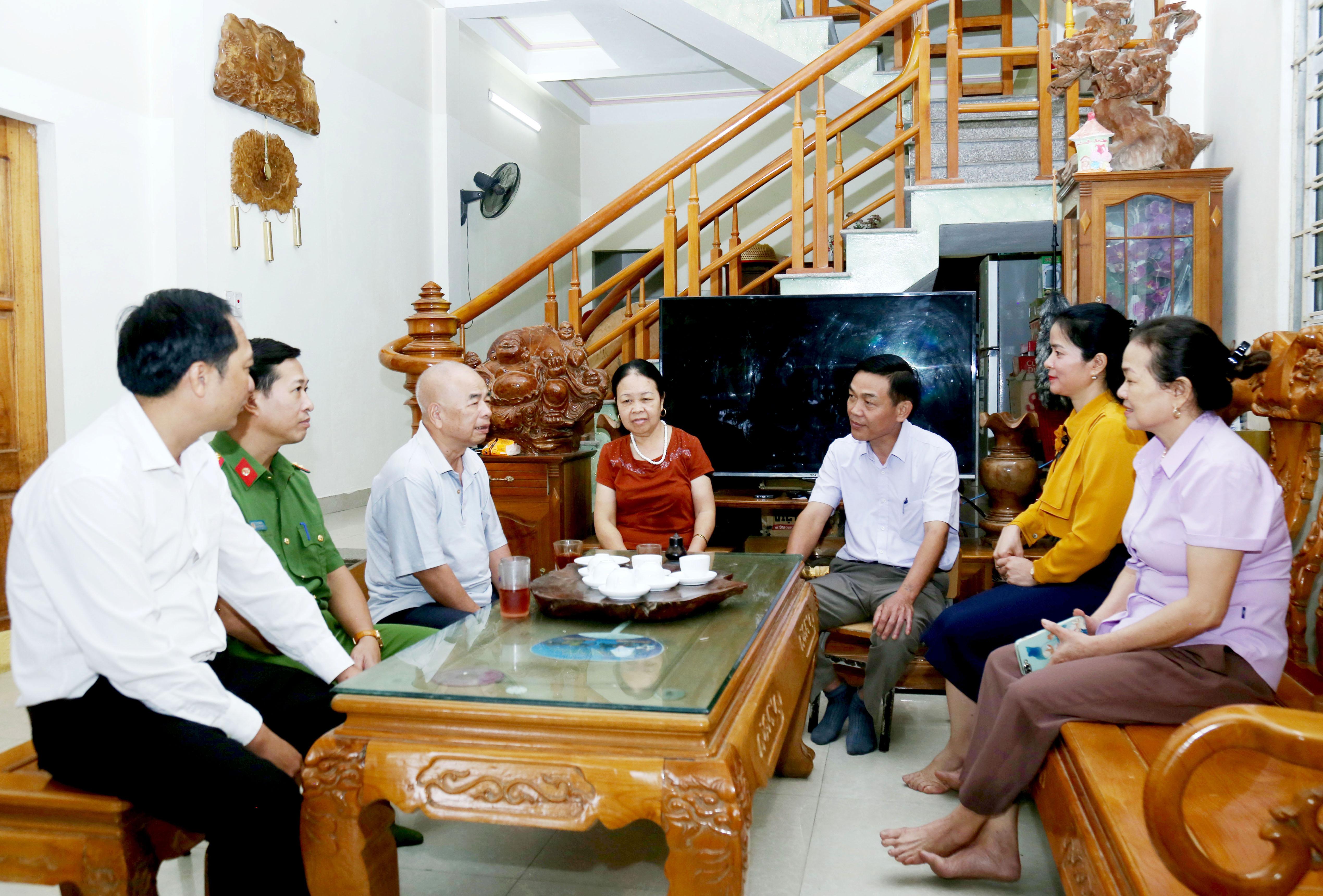 UBND thị trấn Phố Lu làm tốt công tác dân vận giải phóng mặt bằng. IMG_1057.JPG