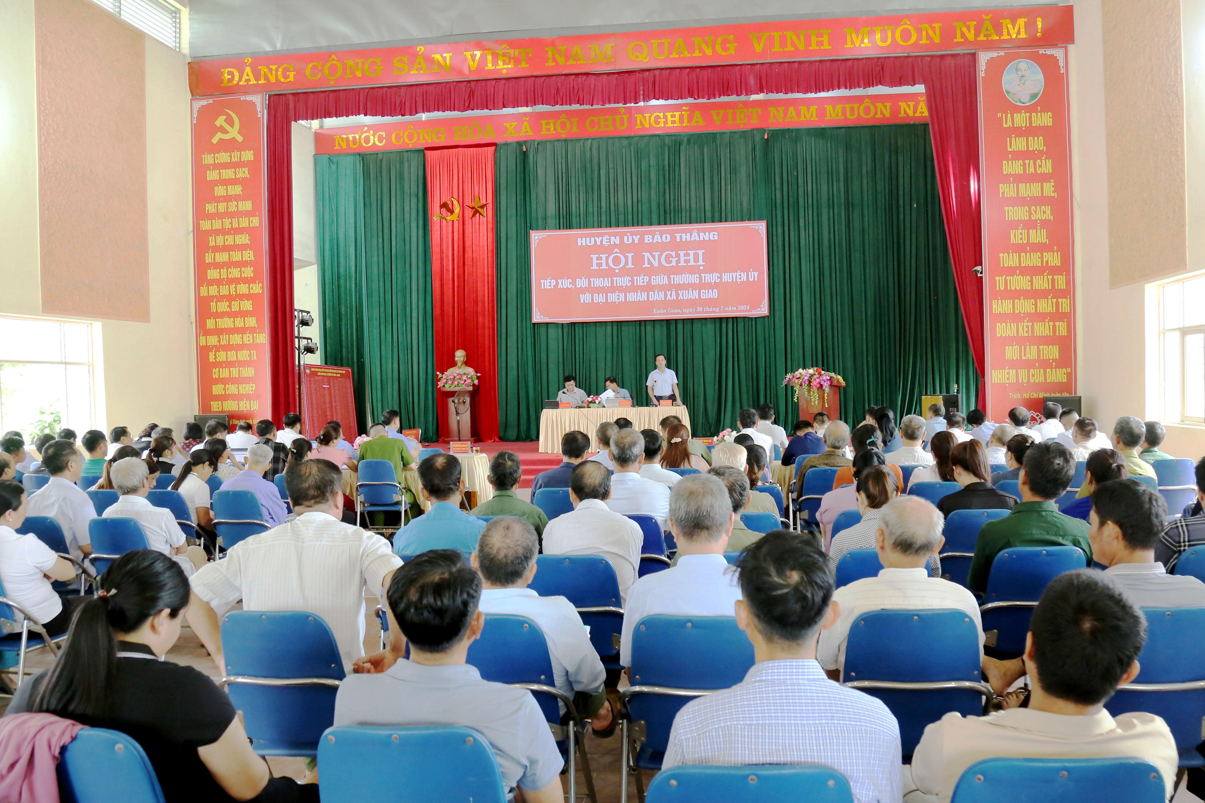 Các buổi đối thoại của người đứng đầu cấp ủy, chính quyền huyện Bảo Thắng với Nhân dân các xã được tổ chức thường xuyên. IMG_1867.JPG