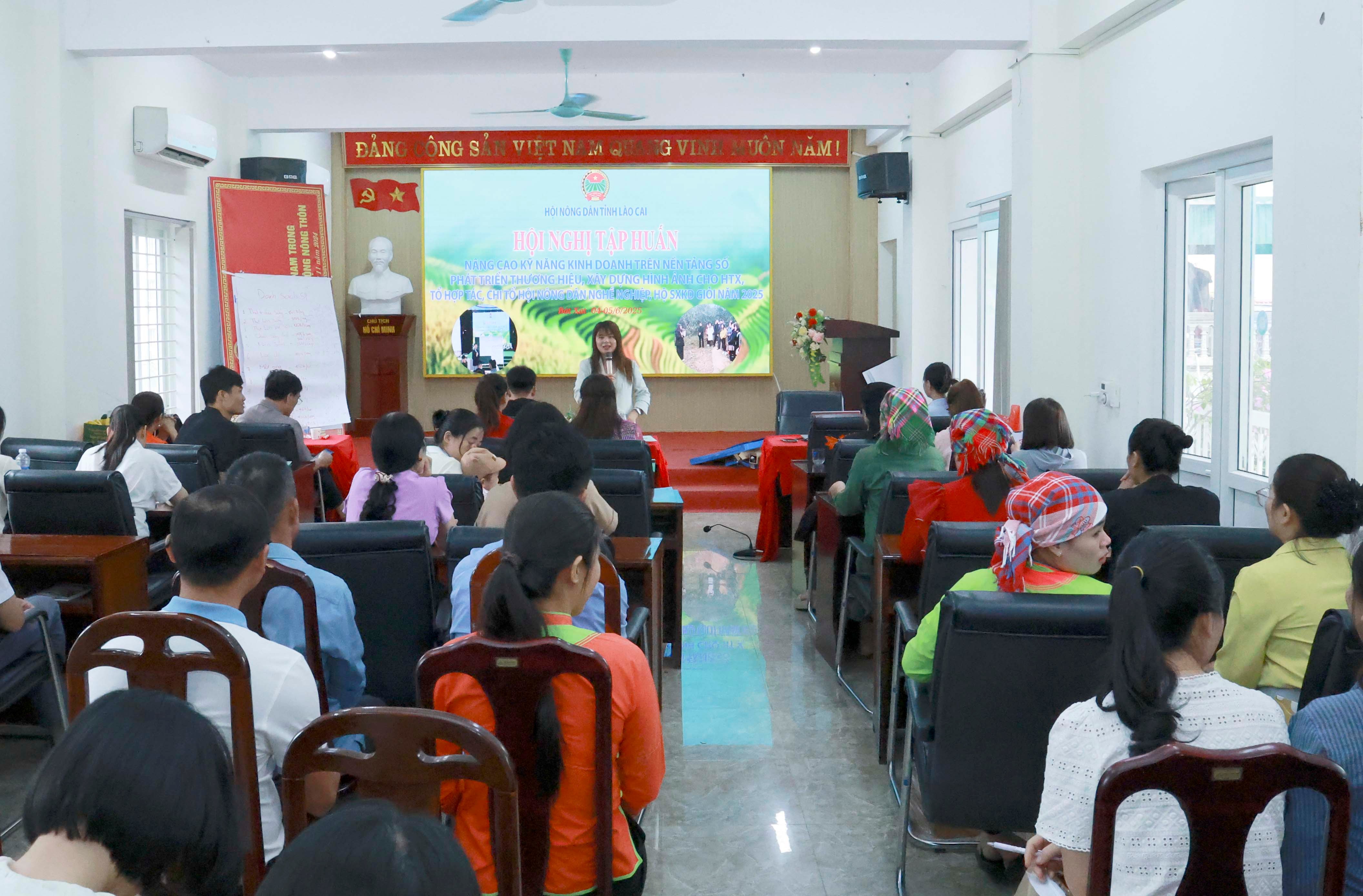 Quang cảnh hội nghị tập huấn. 060a9607.jpg