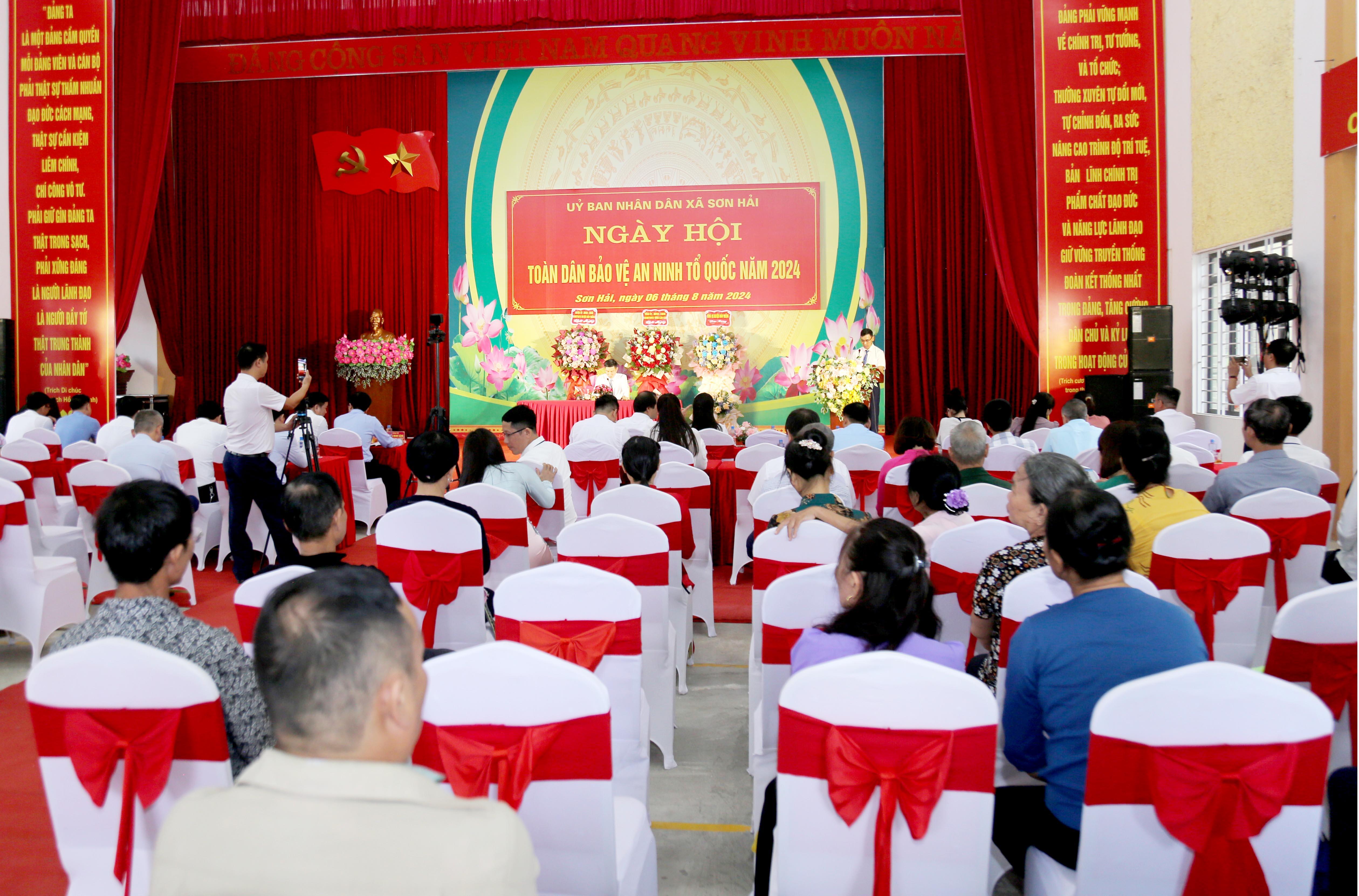 Quang cảnh ngày hội tổ chức tại xã Sơn Hải. IMG_1961.JPG