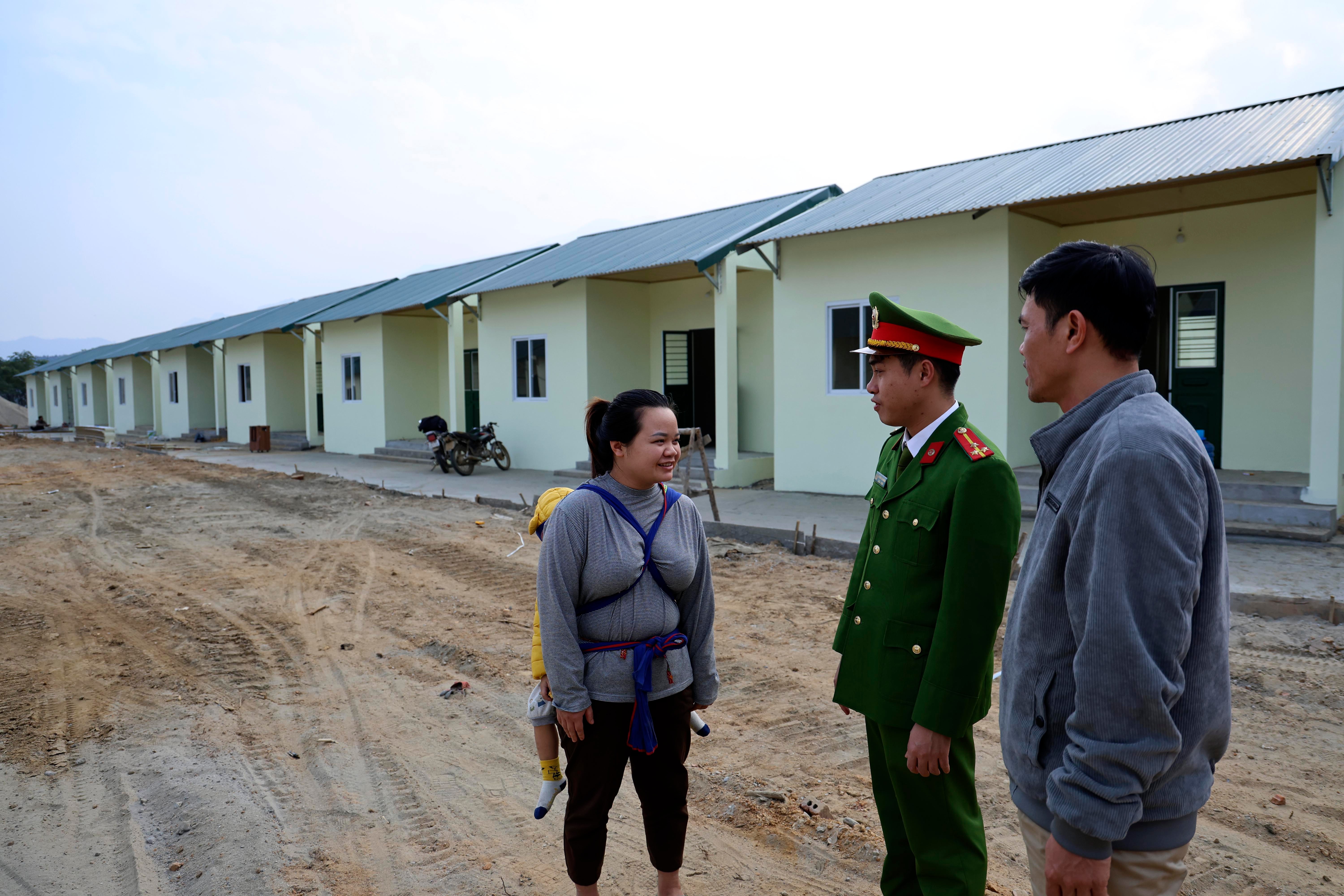 Sự quan tâm, động viên, chăm lo mọi mặt đời sống các hộ bị thiên tai rất quan trọng. 060a8170.jpg