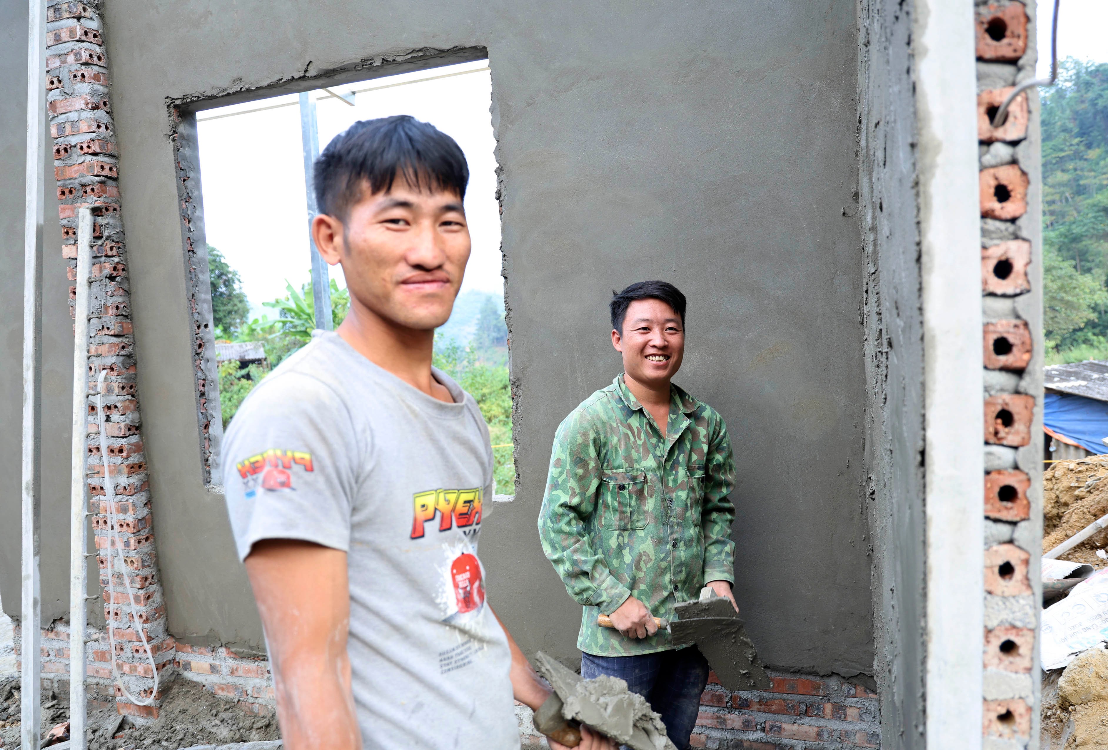 Người dân Si Ma Cai chủ động đăng ký xóa nhà tạm. 060a0021.jpg