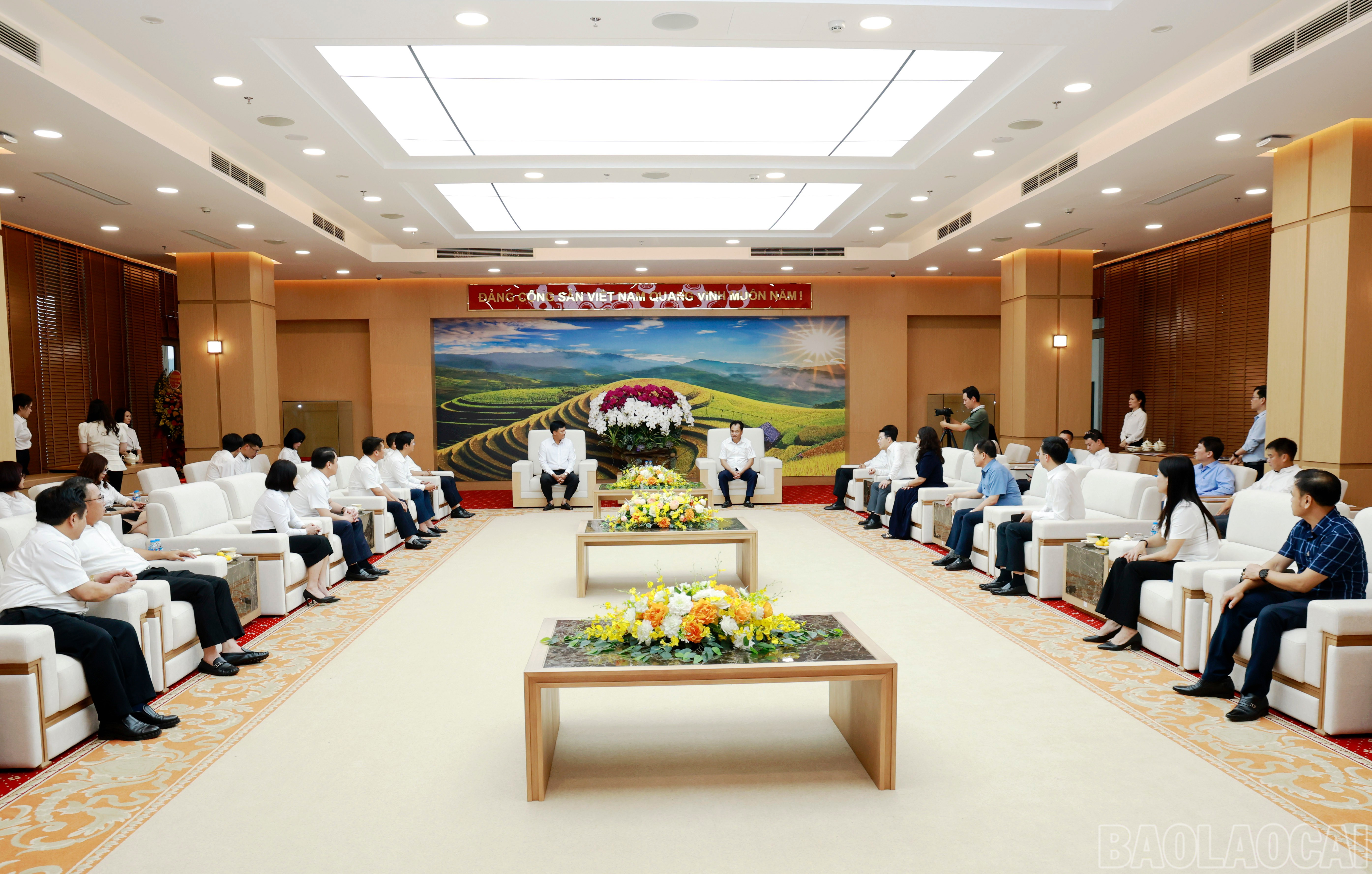 Quang cảnh buổi tiếp xã giao. baolaocai-br_060a8822.jpg