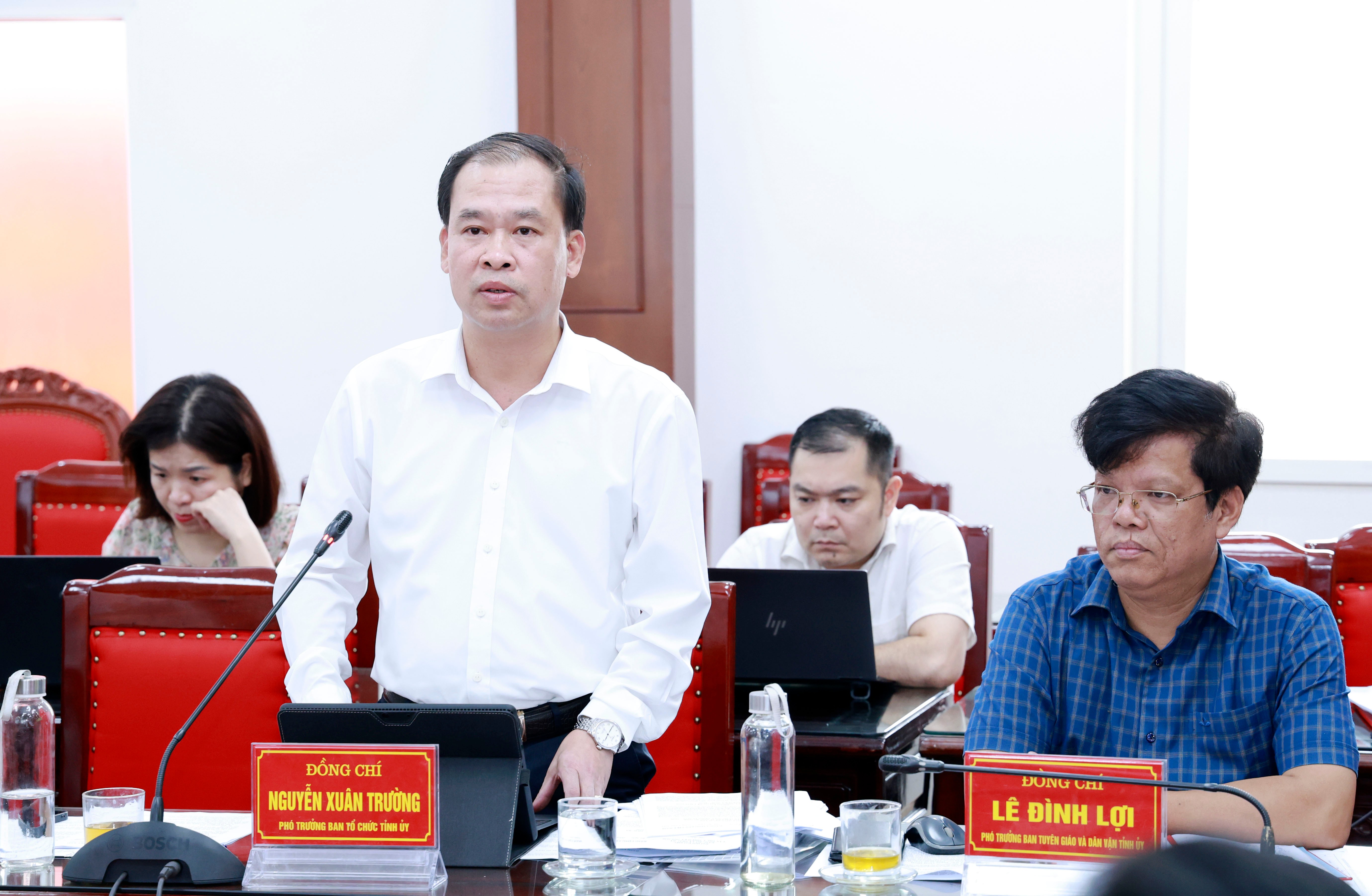 Lãnh đạo Ban Tổ chức Tỉnh ủy phát biểu tại buổi làm việc. ban-to-chuc.jpg