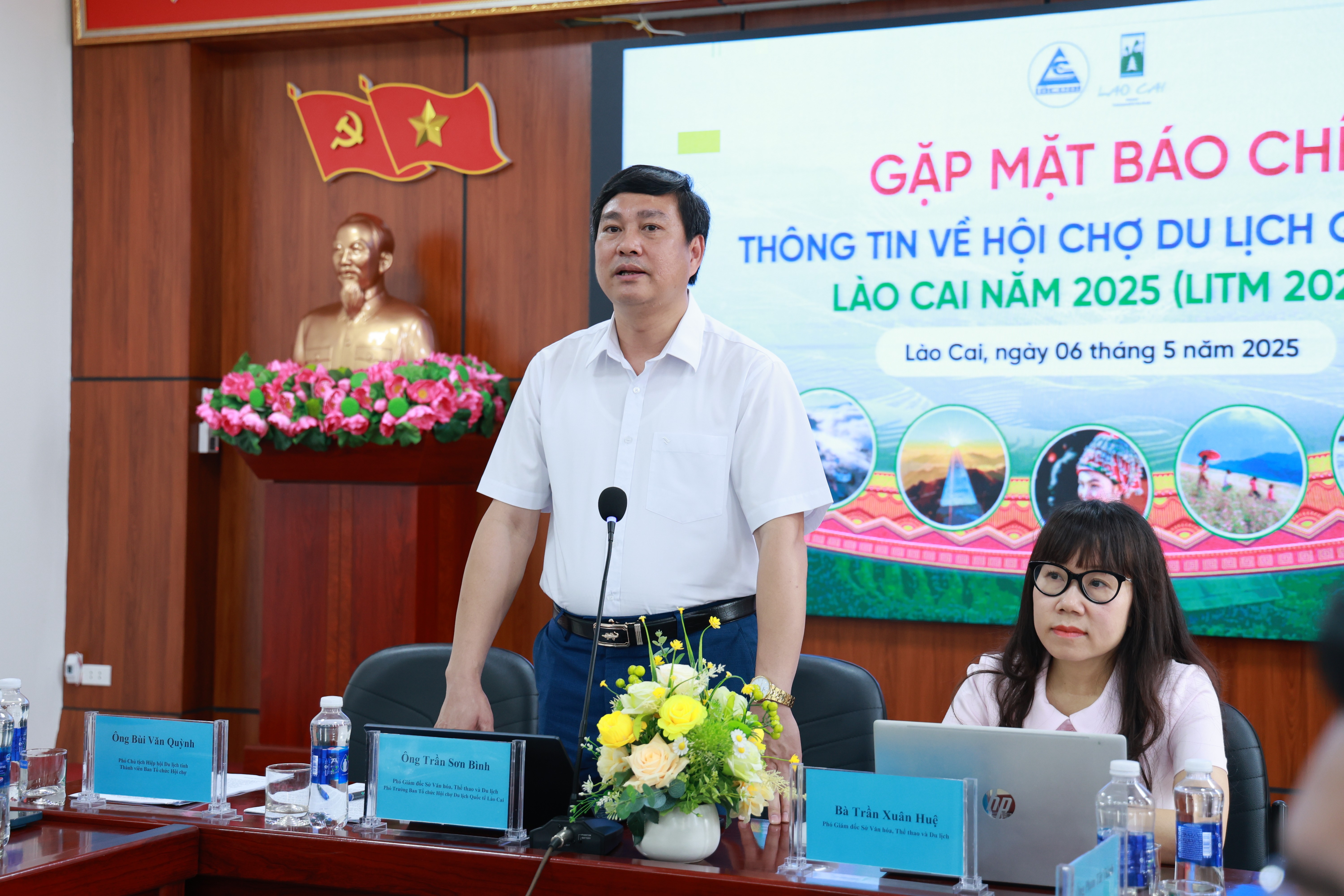 Đồng chí Trần Sơn Bình, Phó Giám đốc Sở Văn hóa, Thể thao - Du lịch, Phó Trưởng Ban Tổ chức Hội chợ Du lịch quốc tế Lào Cai phát biểu tại buổi gặp mặt. 060a0958.jpg