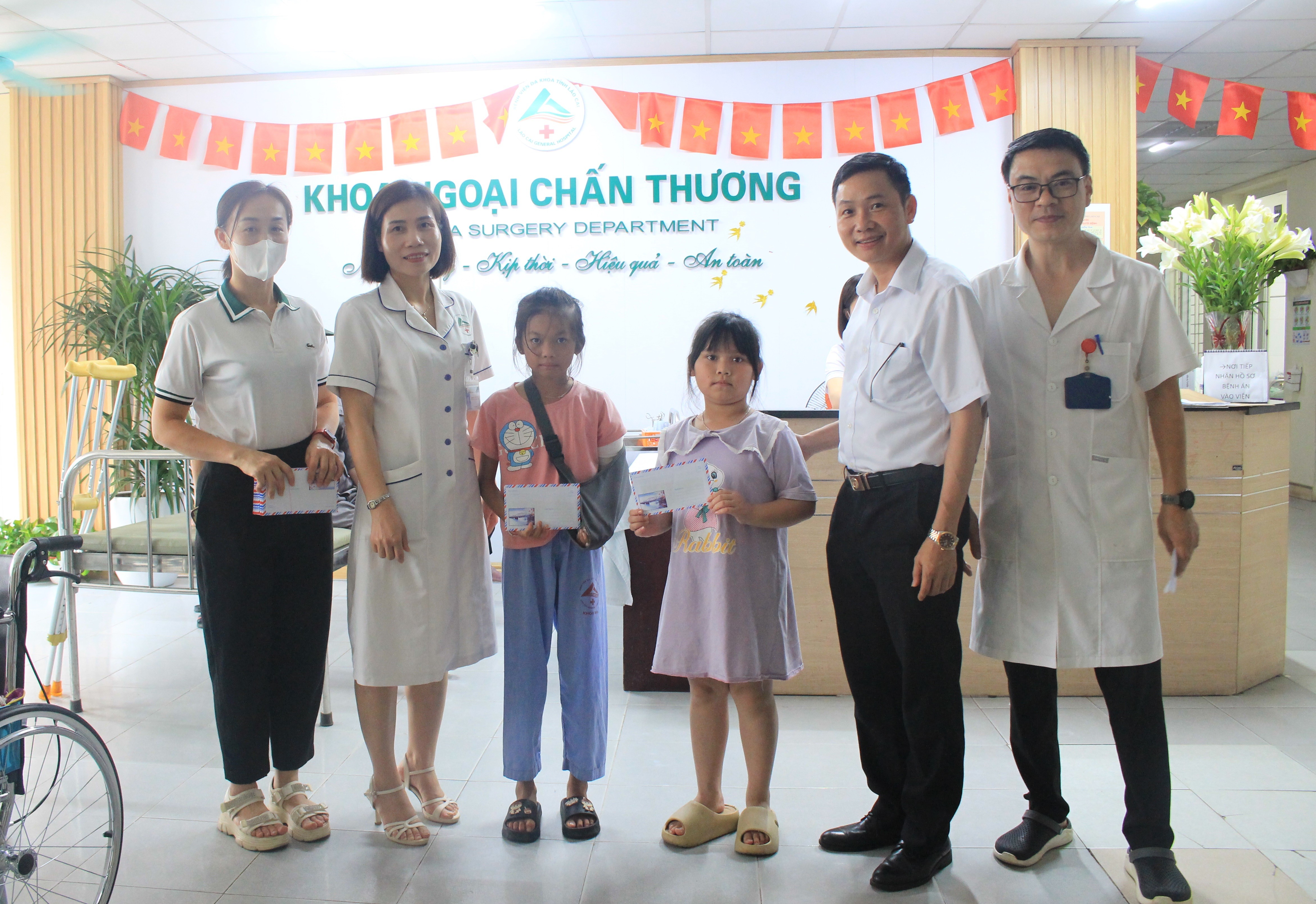 ចែកអំណោយដល់កុមារដែលកំពុងសម្រាកព្យាបាលនៅមន្ទីរពេទ្យបង្អែកខេត្ត។ img-4965.jpg