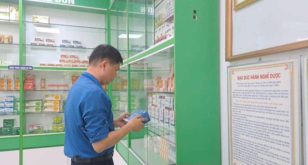 Tăng cường mở đợt cao điểm đấu tranh chống thuốc, sữa, thực phẩm bảo vệ sức khỏe giả. z6578158907389-c3392f879f5a7e75ffa1e1118066a778.jpg
