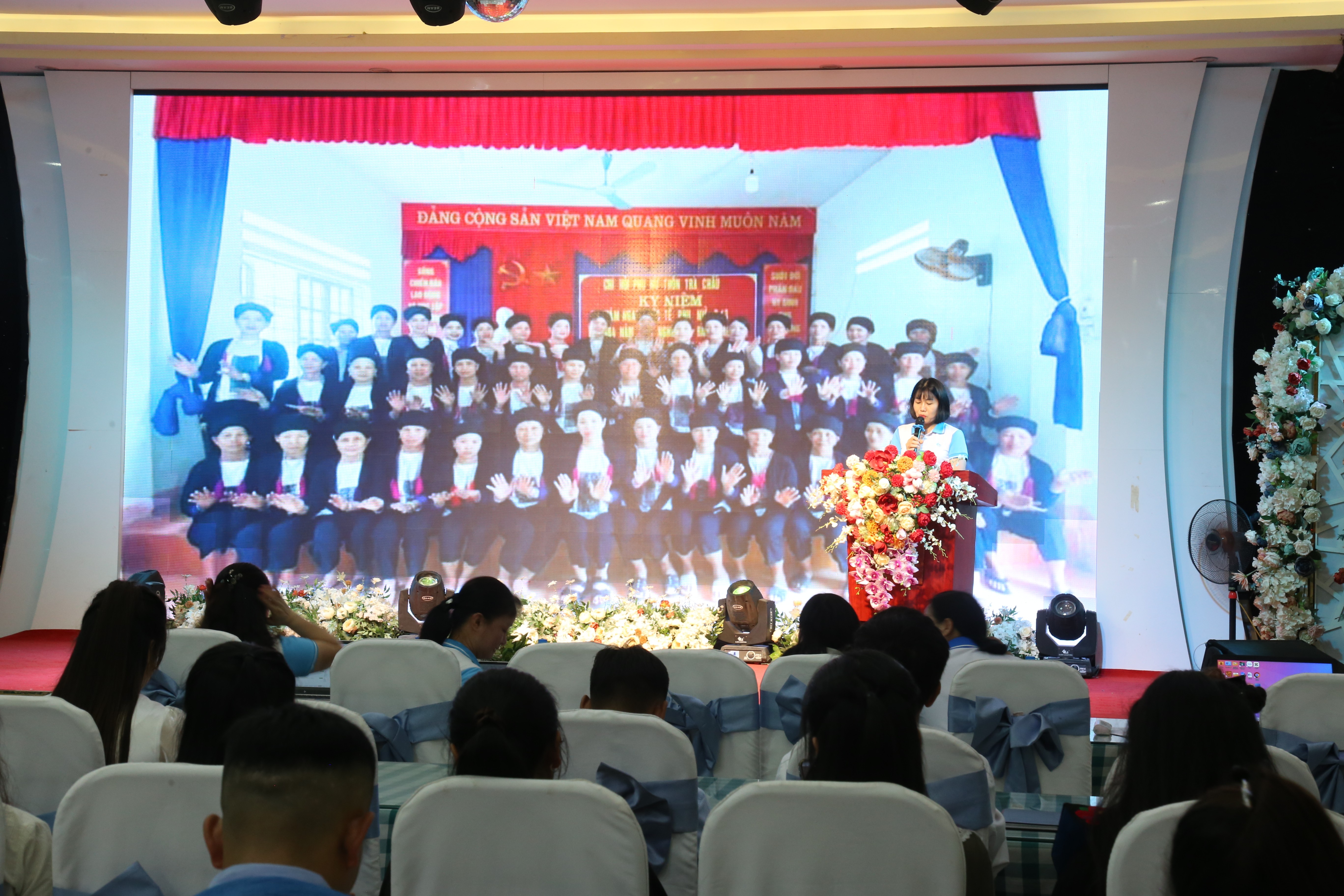 Đại diện Hội Liên hiệp Phụ nữ các địa phương trình bày tham luận. img-9940.jpg