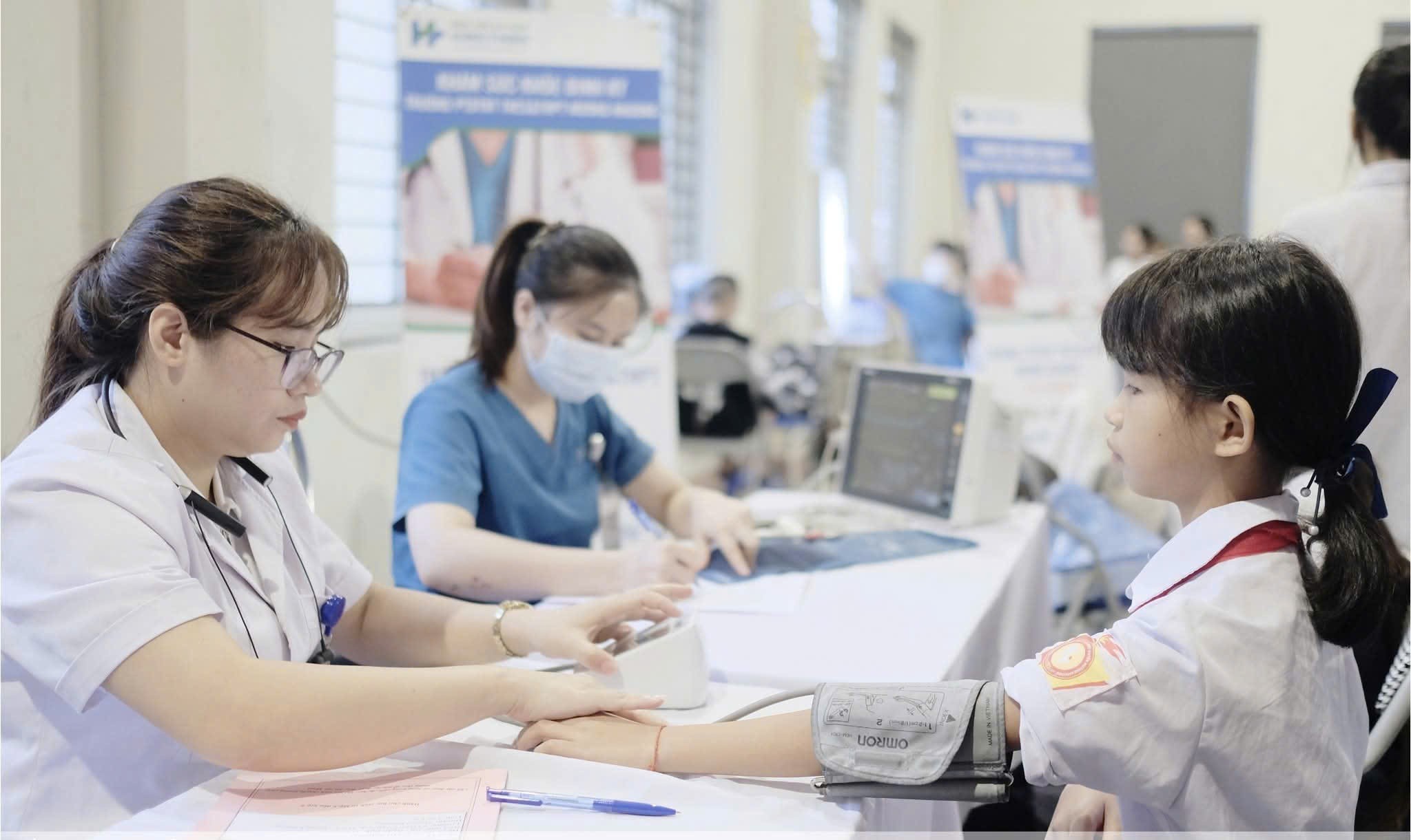 Bệnh viện nâng cao chất lượng hoạt động đáp ứng nhu cầu chăm sóc sức khỏe của người dân. z6773713834724-5504f7f960eb7b9d7e65a4a419e7cd1b.jpg