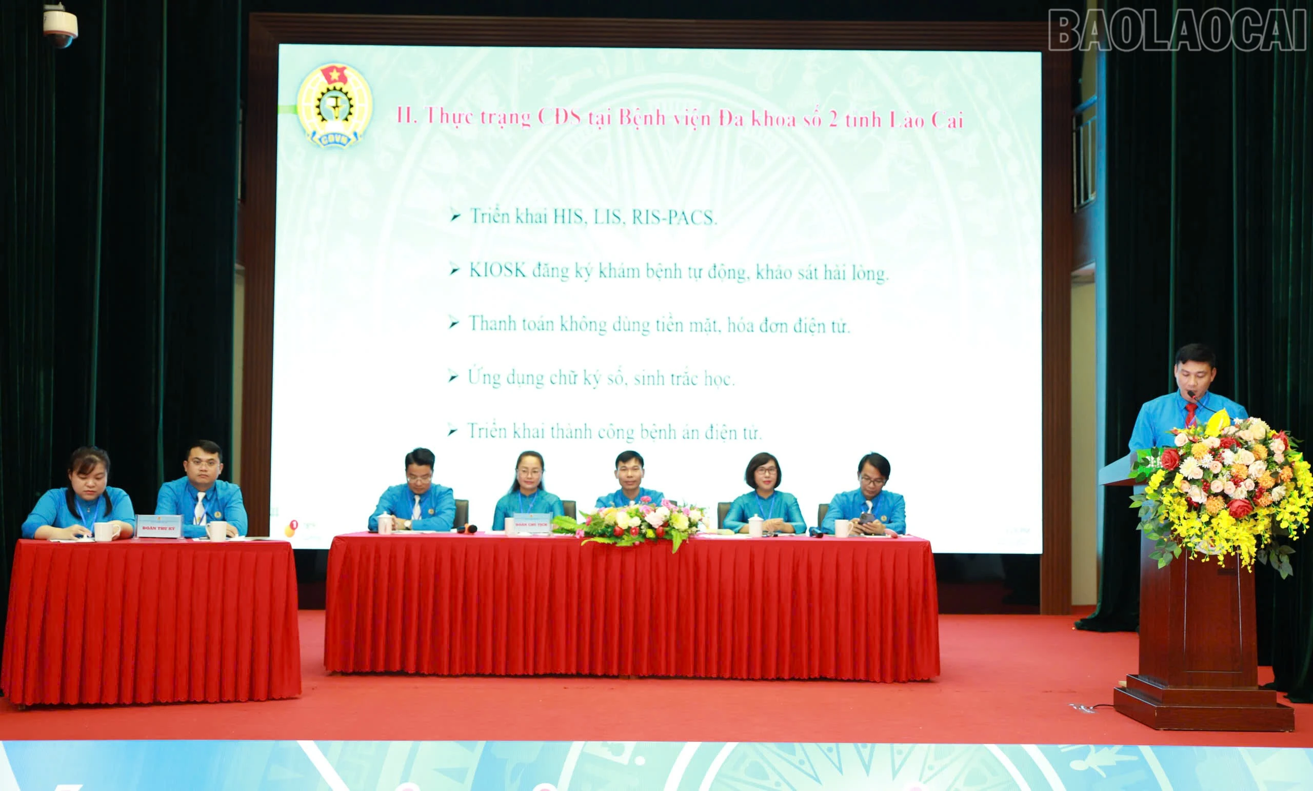 Đoàn viên công đoàn tham luận tại đại hội.