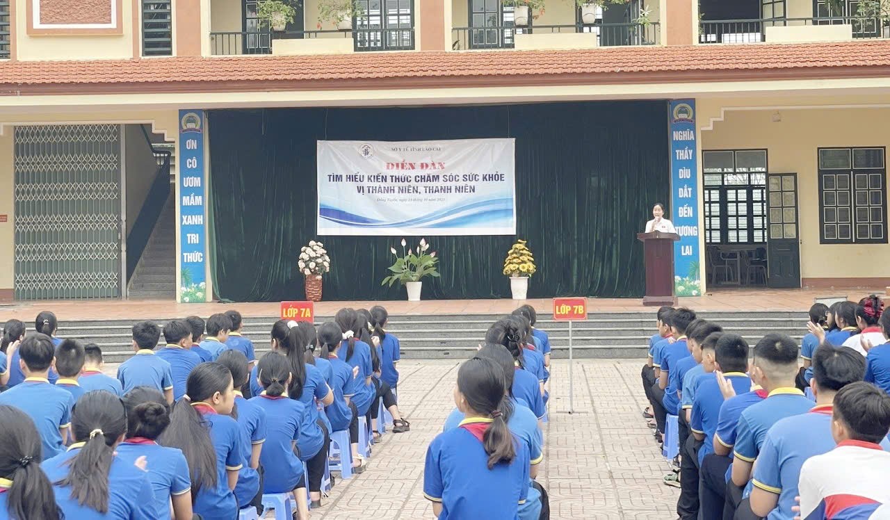 Gần 300 học sinh trung học cơ sở tham gia diễn đàn. z7113380267819-51866884d166a646def1a2a9b01181d5.jpg