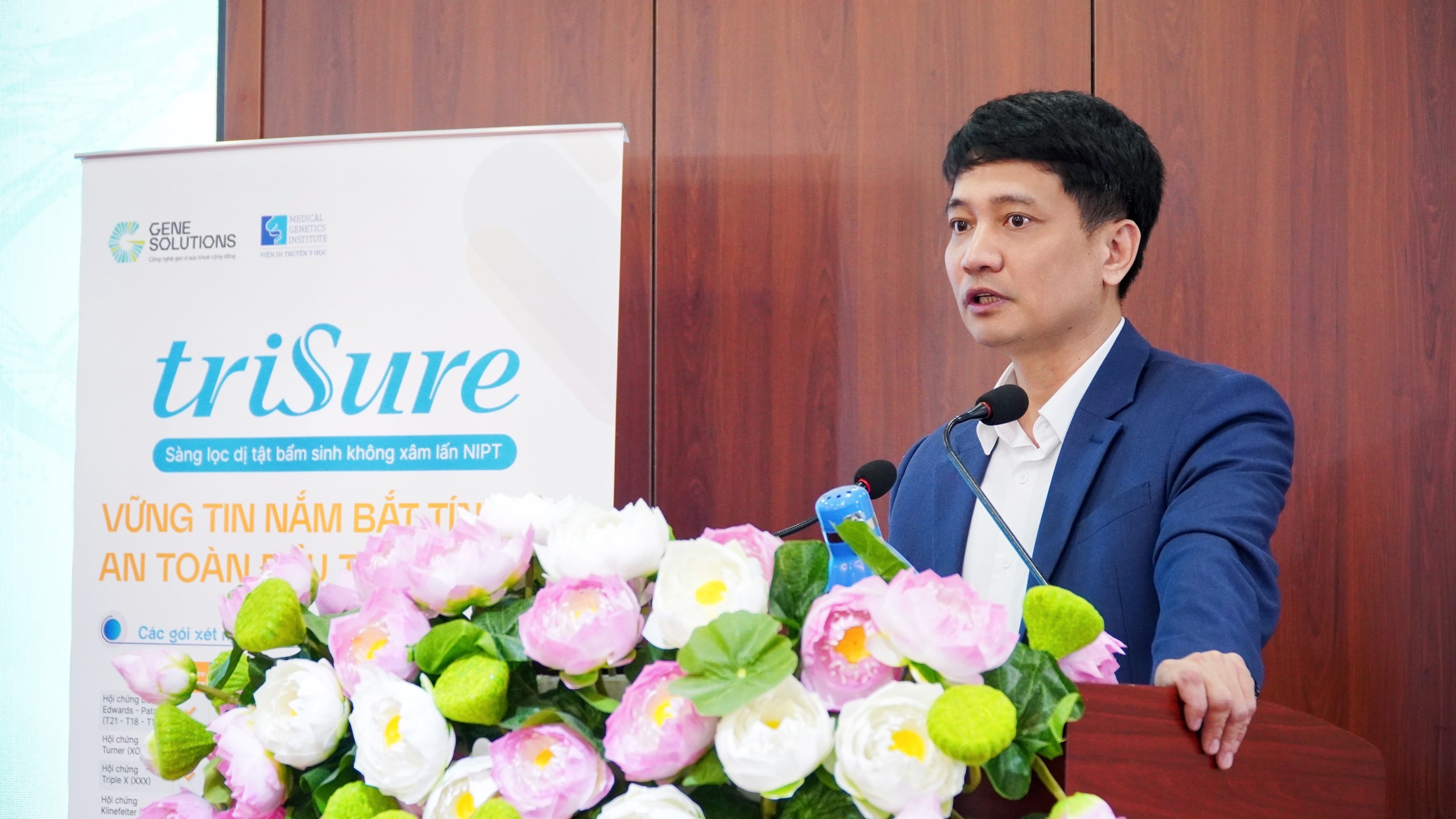 Bác sỹ Trần Hoài Bắc, Giám đốc Bệnh viện Sản - Nhi tỉnh Lào Cai phát biểu tại chương trình ký kết. z6425417072196-ddf2cc6fe7a1da223140bd8b1528eca9.jpg