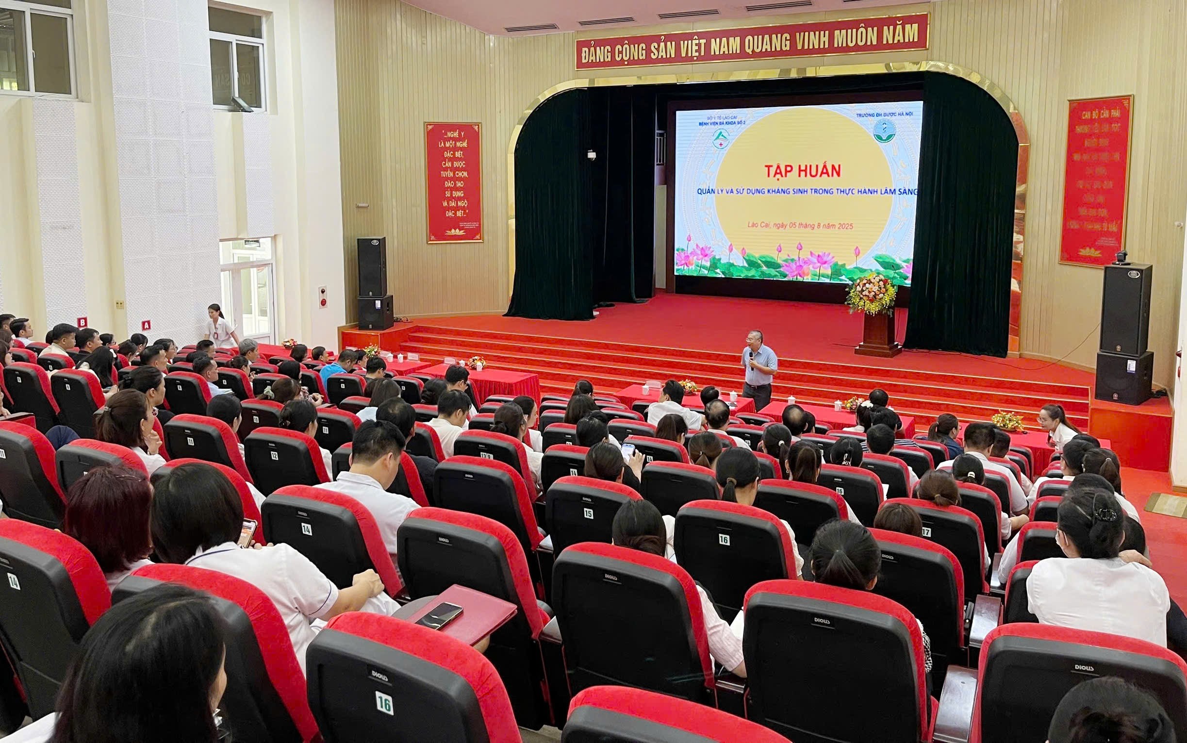 Quang cảnh lớp tập huấn. z6877009510523-b756b27ad2280728a0c2e34fad2d1716.jpg