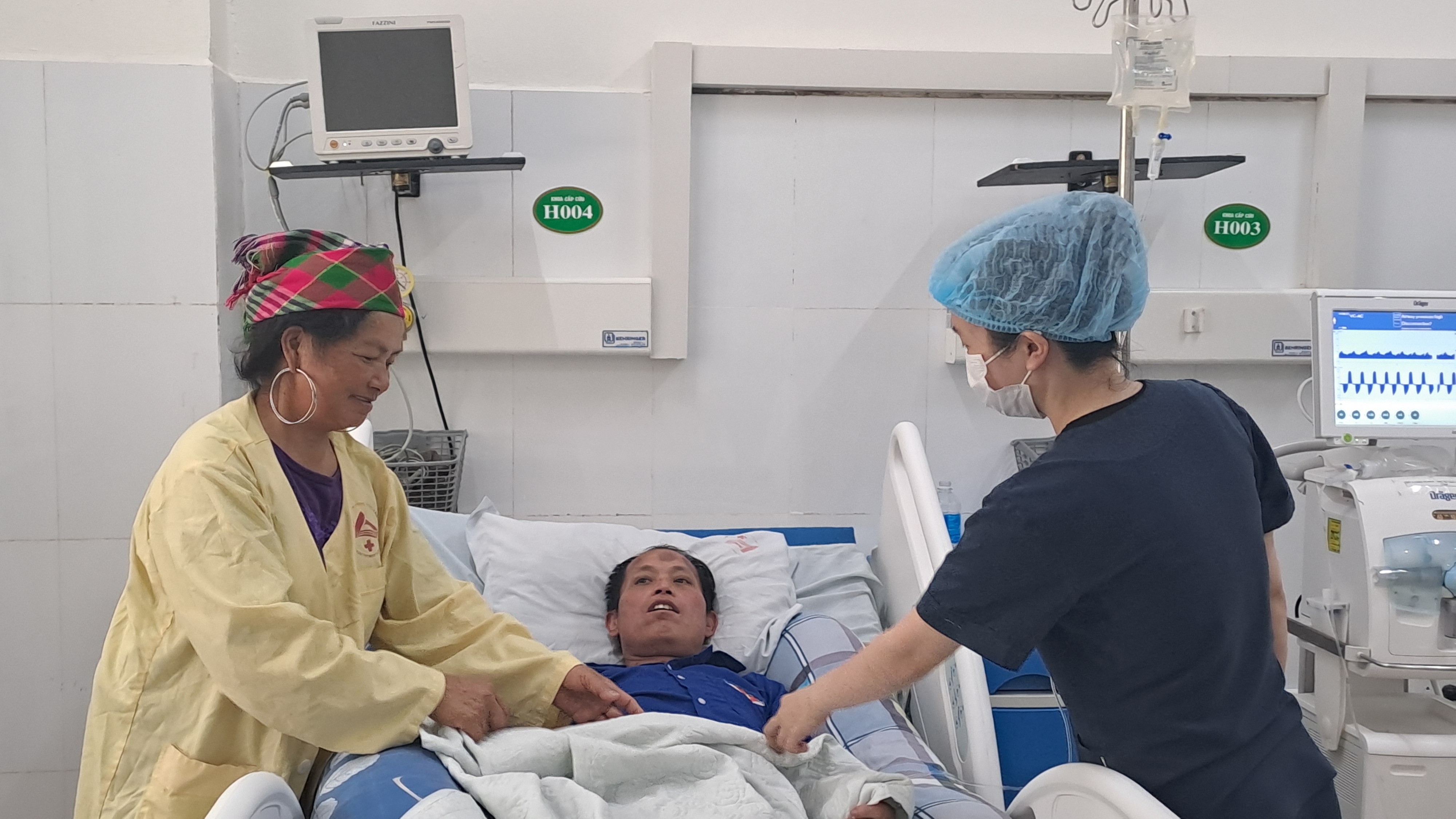 Nâng cao chất lượng, thái độ phục vụ người bệnh. 1000035835.jpg