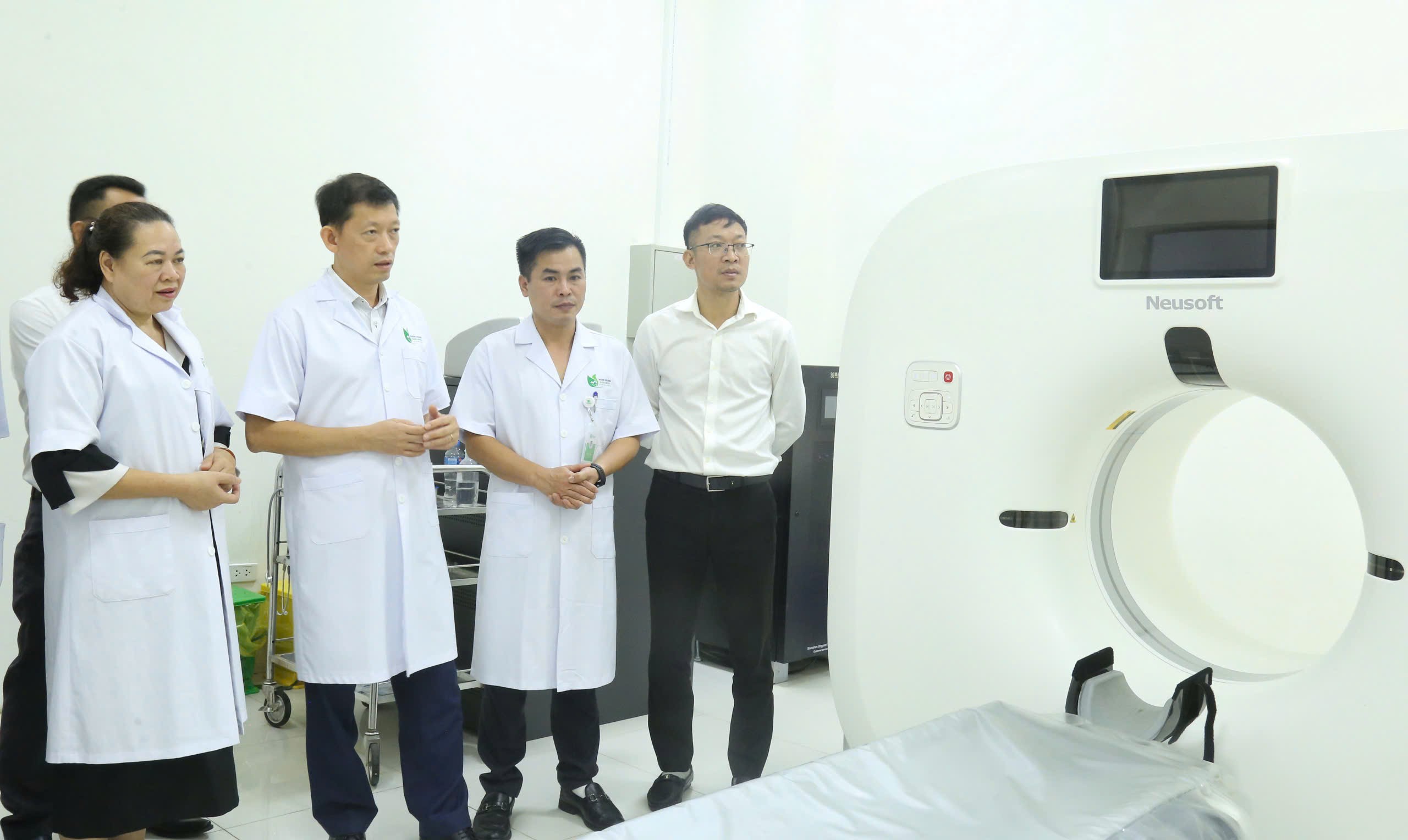 Bệnh viện Đa khoa khu vực Mường Khương đã được đầu tư máy chụp cắt lớp vi tính hiện đại. z7130254719208-4088b76ec78a0ce85289809e2077fccd.jpg