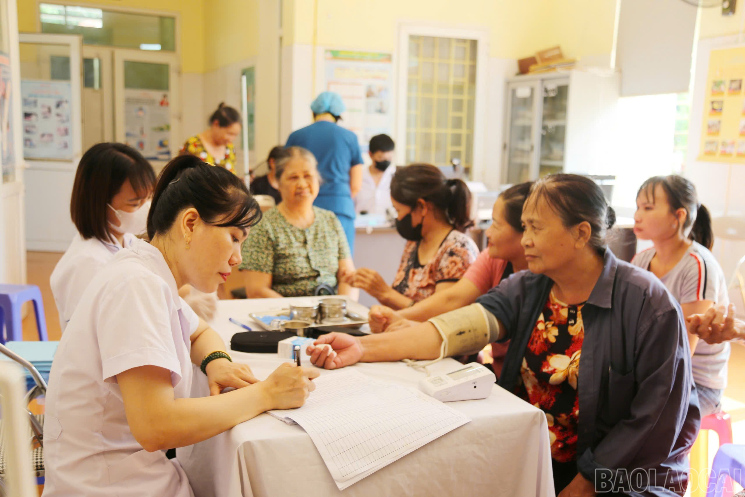 Chương trình khám sàng lọc tầm soát một số bệnh lý về tuyến giáp đáp ứng được nhu cầu khám chữa bệnh của người dân. baolaocai-br_z6817625981509-fececac0179f0bfcdaaf3e1d77daf41d.jpg