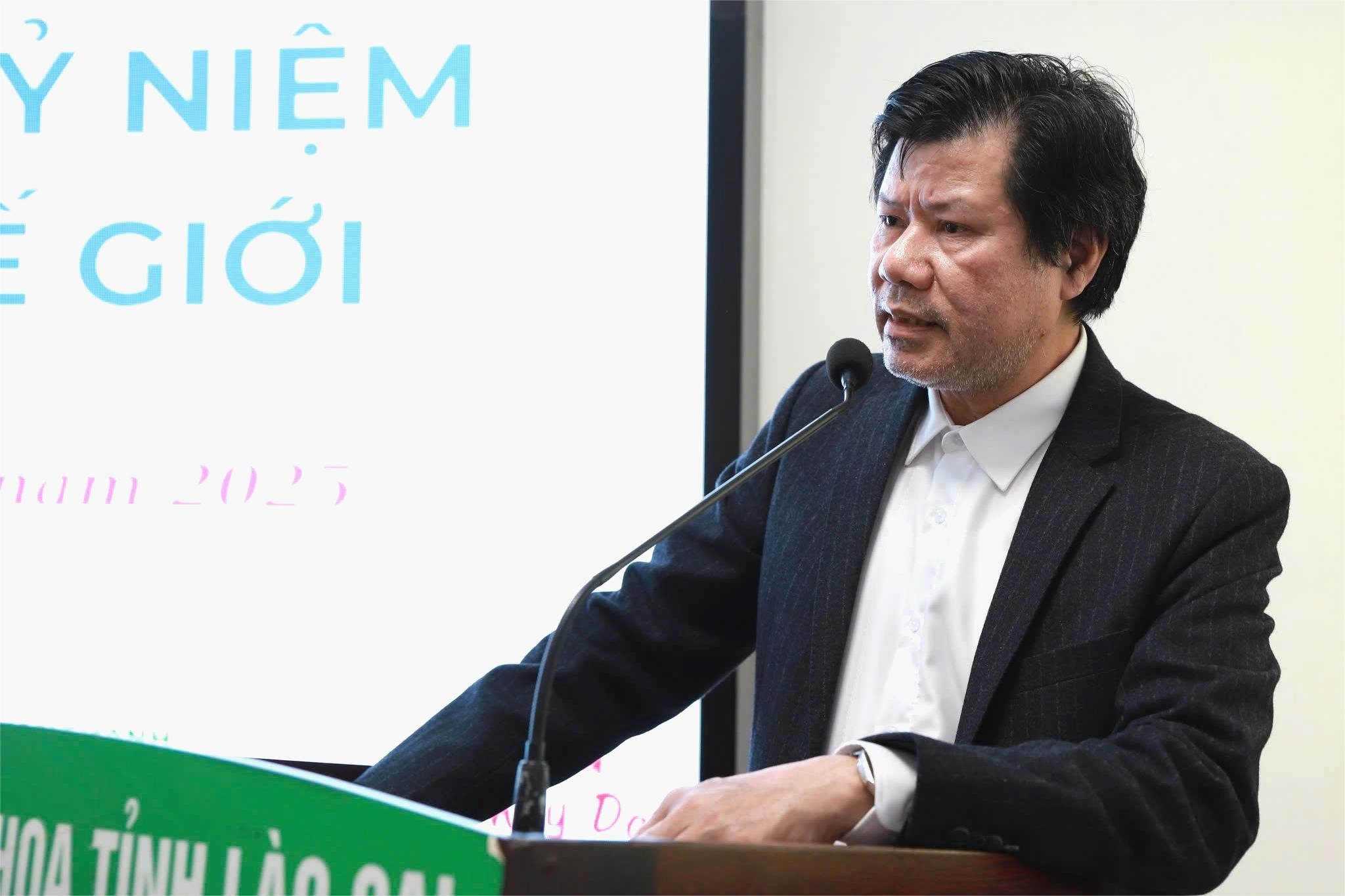 Tiến sỹ - bác sỹ Nguyễn Hữu Dũng, Chủ tịch Hội Lọc máu Việt Nam phát biểu khai mạc hội thảo. z6402793799761-e1135b33afd4852ff3476aebe0f851c5.jpg