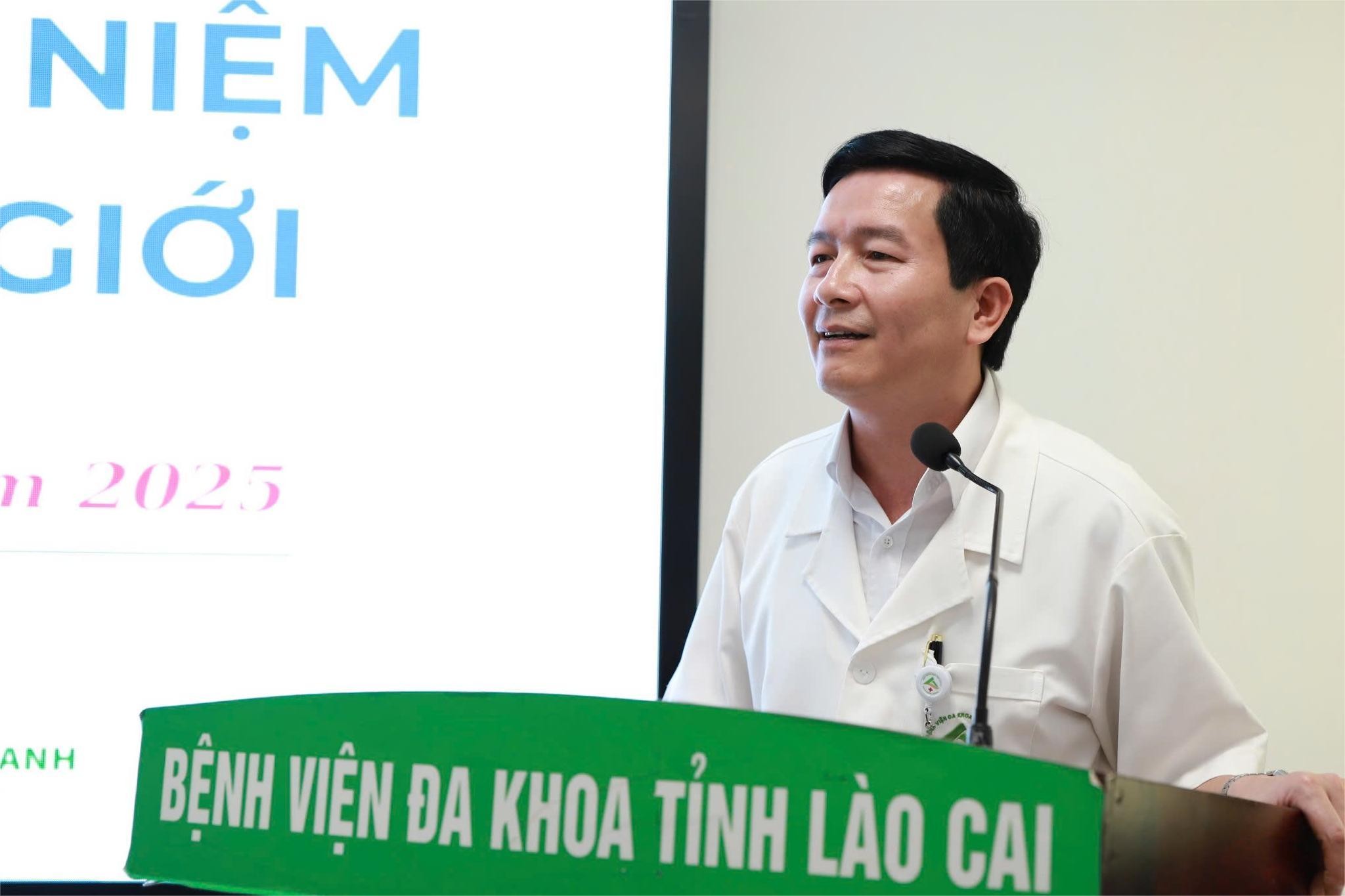 Ông Phạm Văn Thinh, Giám đốc Bệnh viện Đa khoa tỉnh khẳng định: Hội thảo khoa học được tổ chức tại Bệnh viện Đa khoa tỉnh Lào Cai là cơ hội để đội ngũ cán bộ y tế cập nhật kiến thức y học, đặc biệt trong việc điều trị các bệnh lý thận, lọc máu, nâng cao chất lượng điều trị cho người bệnh. z6402793896970-ab31b56b51b95fb980bcba0d14f517b2.jpg