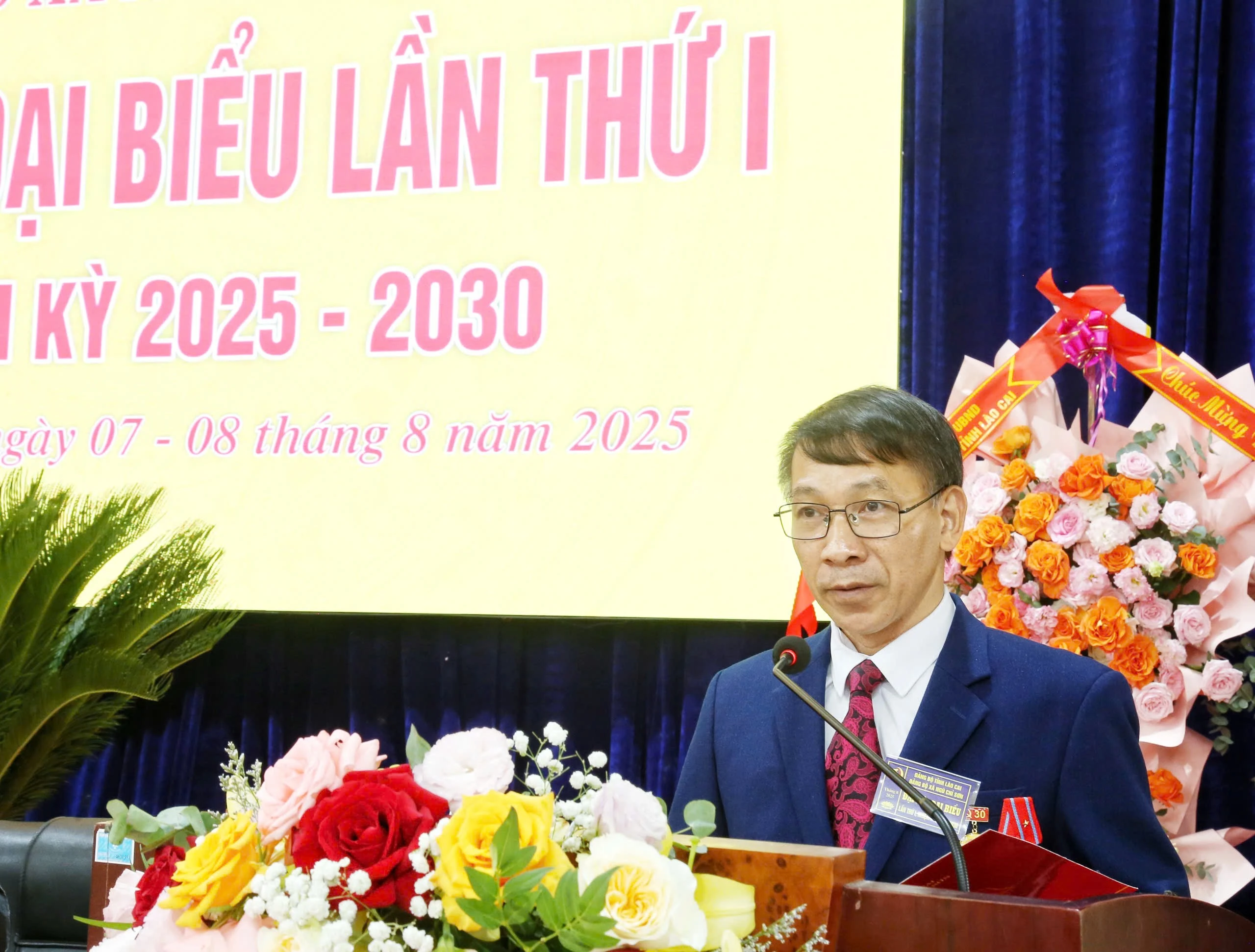 Đồng chí Ngô Hữu Quý, Phó Trưởng Ban Tổ chức Tỉnh ủy phát biểu tại đại hội.