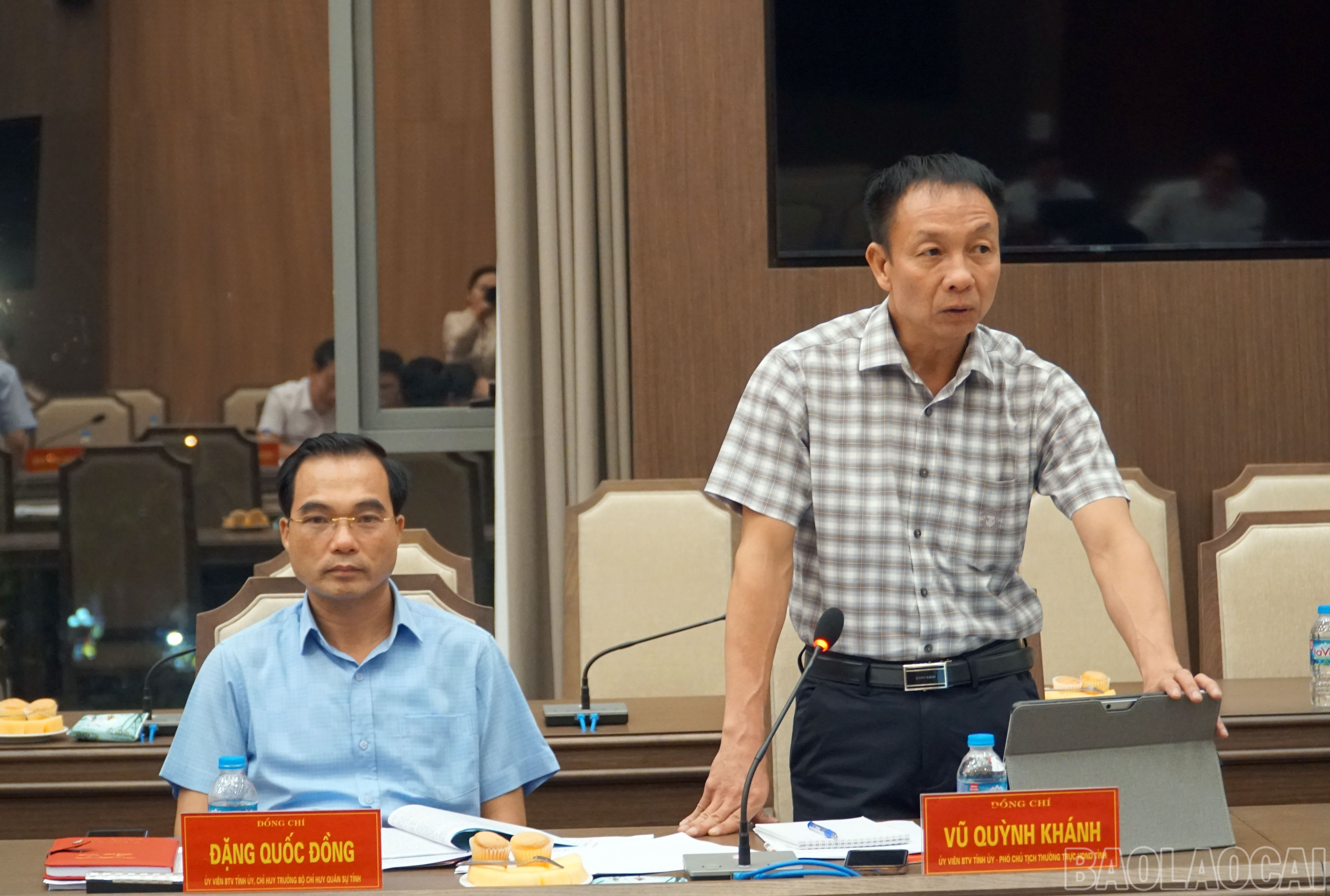 Đồng chí Vũ Quỳnh Khánh - Ủy viên Ban Thường vụ Tỉnh uỷ, Phó Chủ tịch Thường trực HĐND tỉnh phát biểu tại cuộc họp. baolaocai-br_277-dc-khanh.jpg