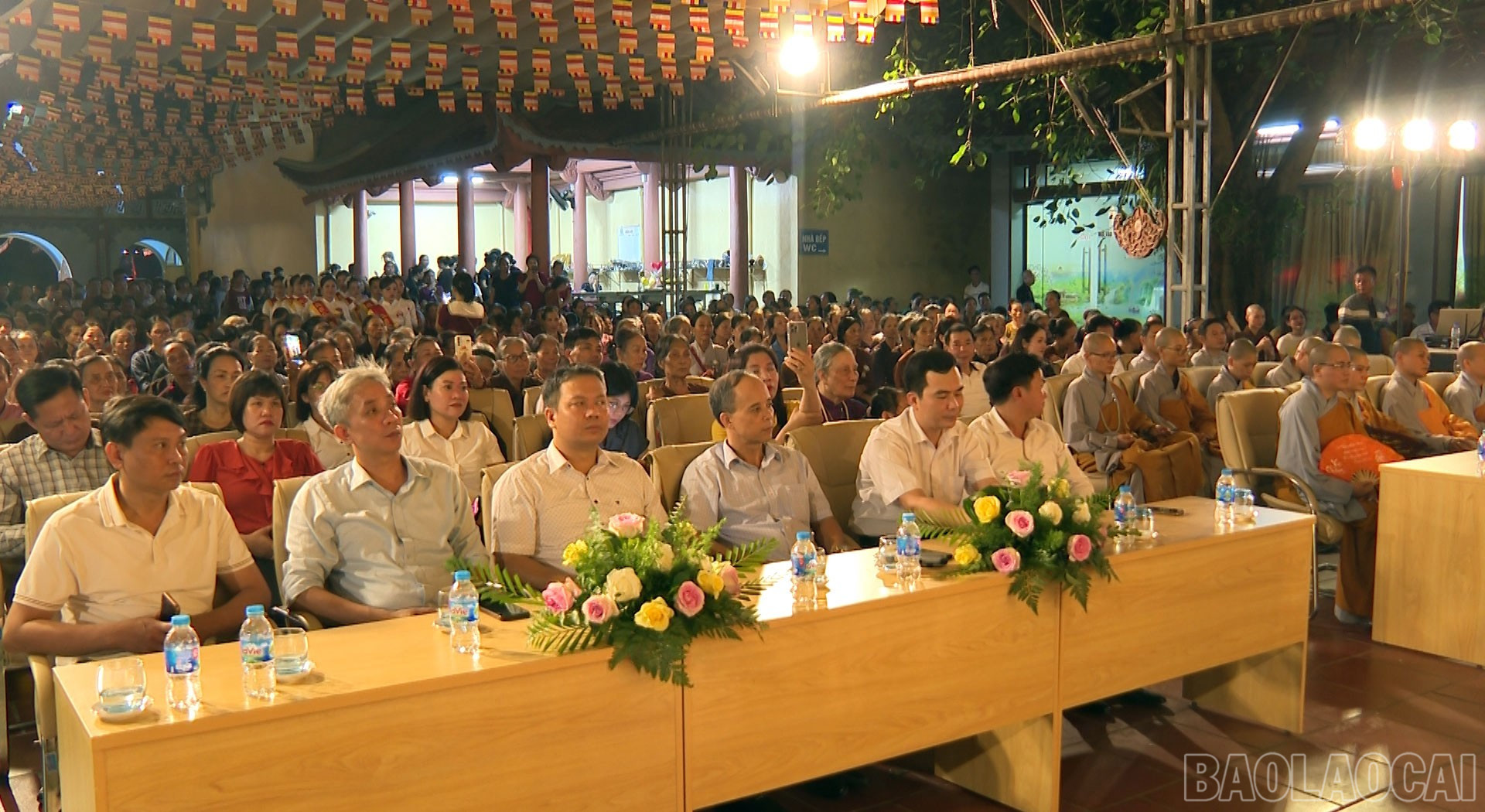 Các đại biểu dự đại lễ. baolaocai-br_anh-6.jpg