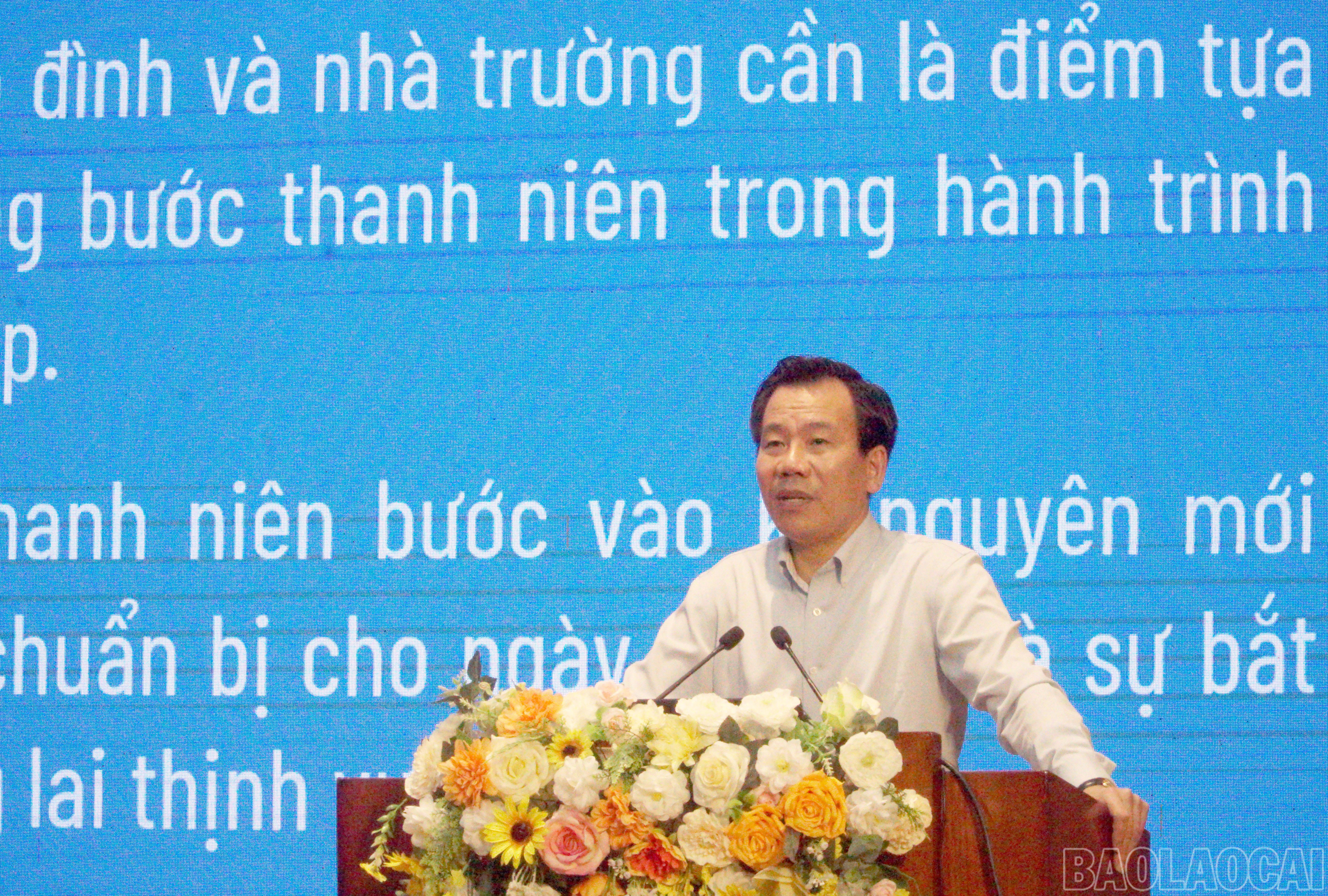 Đồng chí Dương Đức Huy - Ủy viên Ban Thường vụ, Trưởng Ban Tuyên giáo và Dân vận Tỉnh ủy truyền đạt Chuyên đề "Phát huy vai trò của thanh niên theo lời dạy của Chủ tịch Hồ Chí Minh". baolaocai-br_a-huy-chuan.jpg
