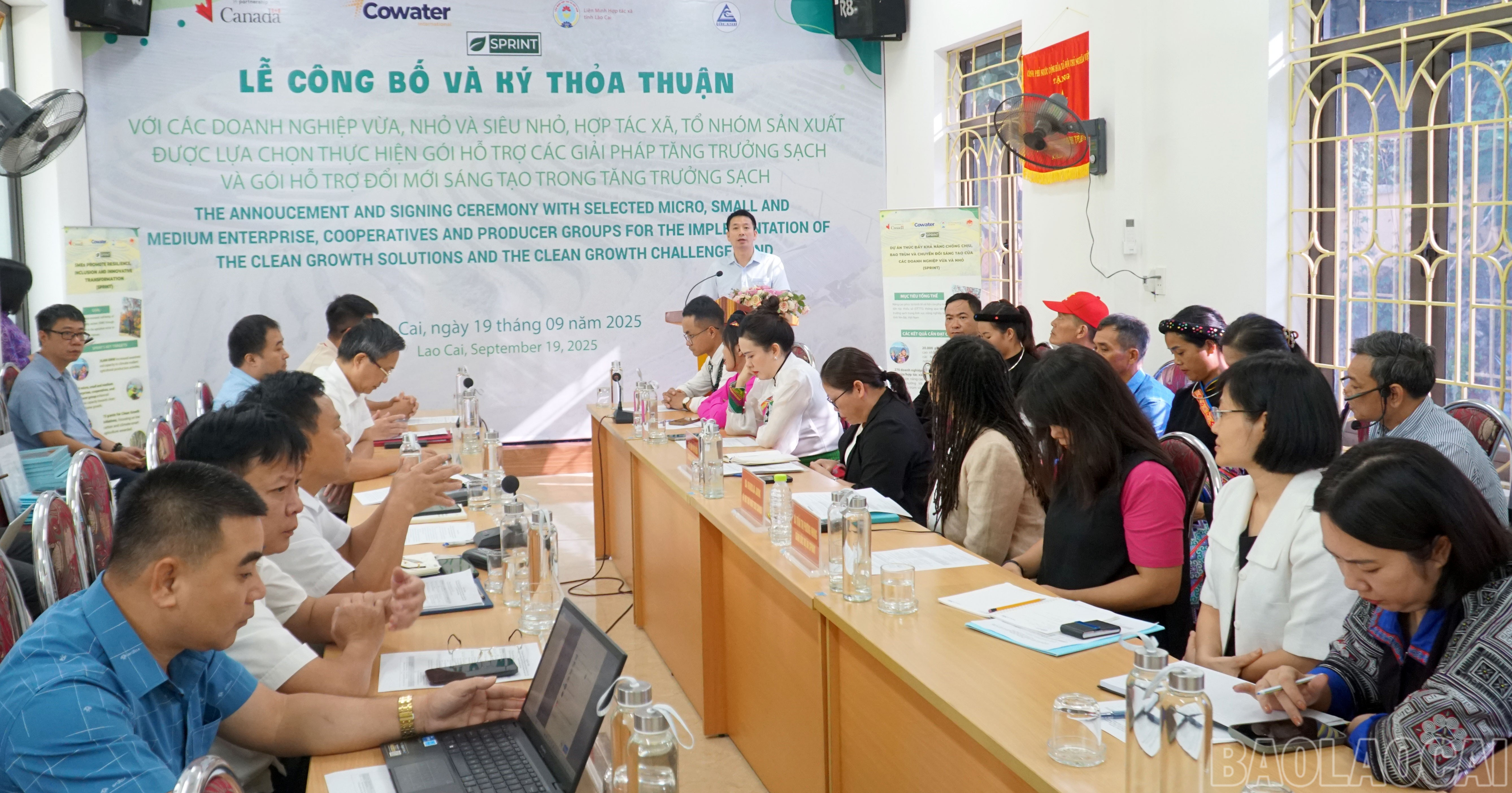 Quang cảnh buổi lễ. baolaocai-br_a11.jpg