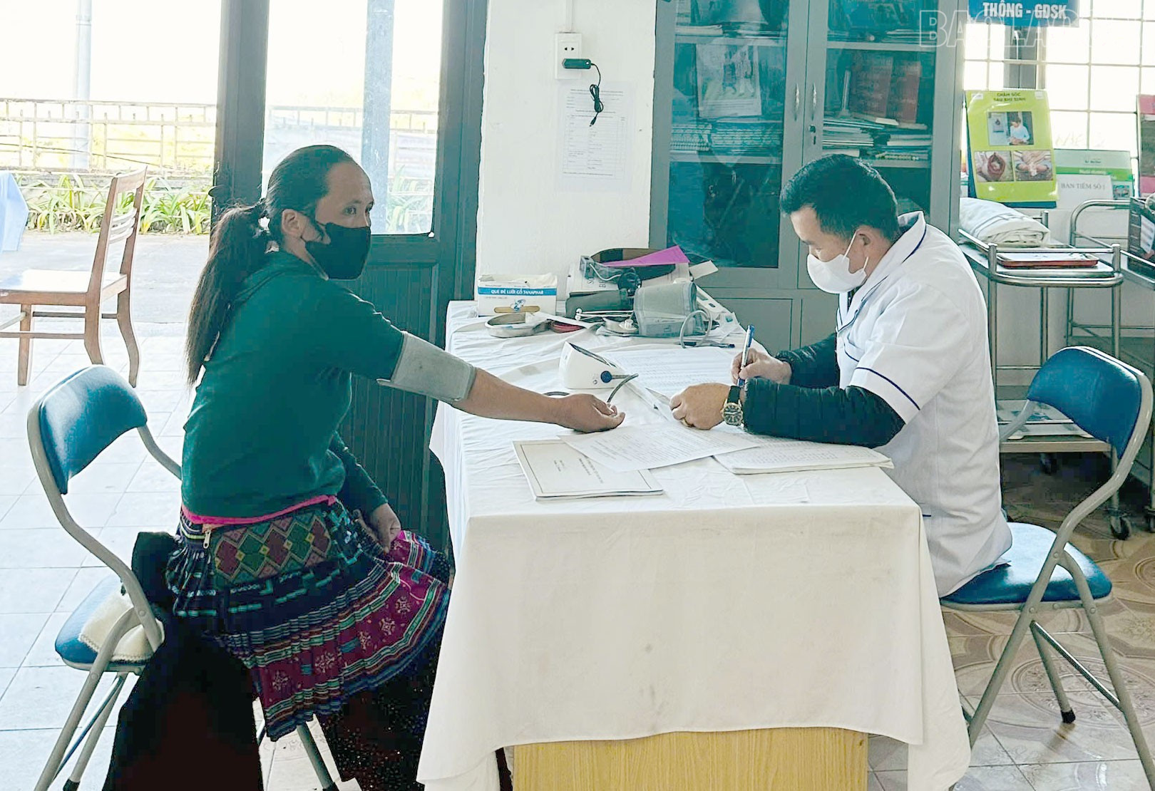 baolaocai-tr_2611-kham-benh-2.jpg