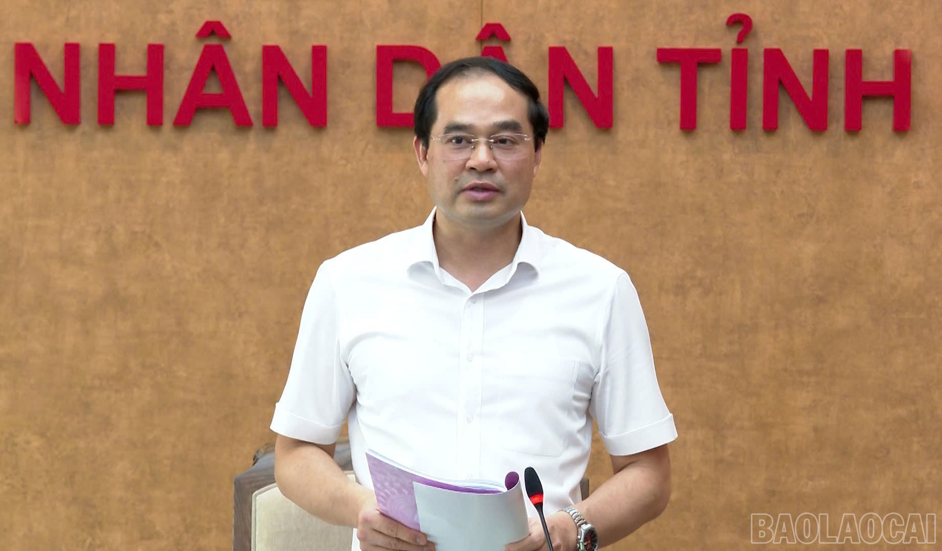 Đồng chí Trịnh Xuân Trường, Bí thư Tỉnh ủy, Chủ tịch HĐND tỉnh phát biểu kết luận hội nghị. baolaocai-br_297-a-truong.jpg