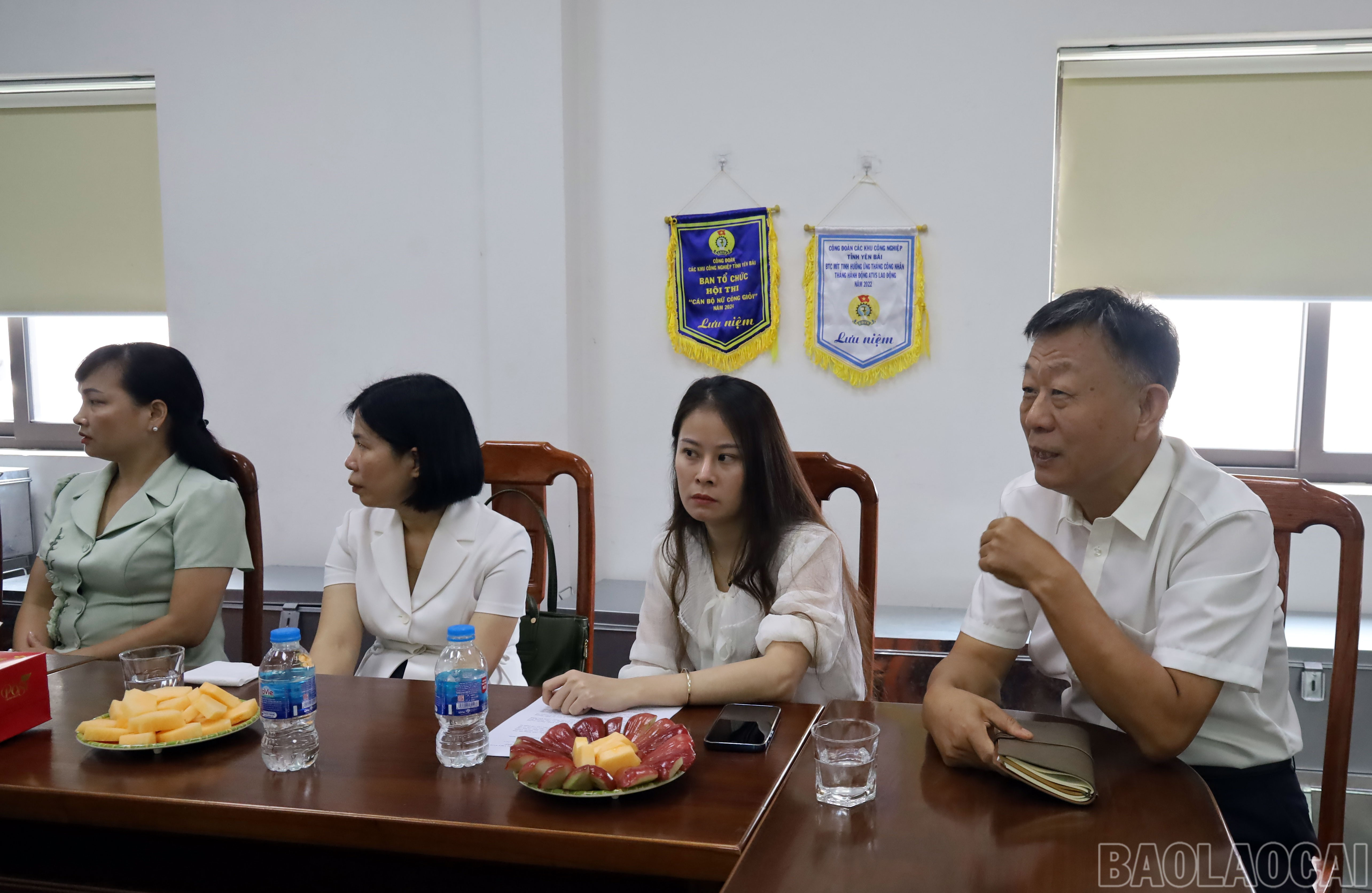 Đại diện Công ty TNHH ngành gỗ Thiên An Việt Nam báo cáo tình hình hoạt động của Công ty. baolaocai-br_177-anh-7.jpg