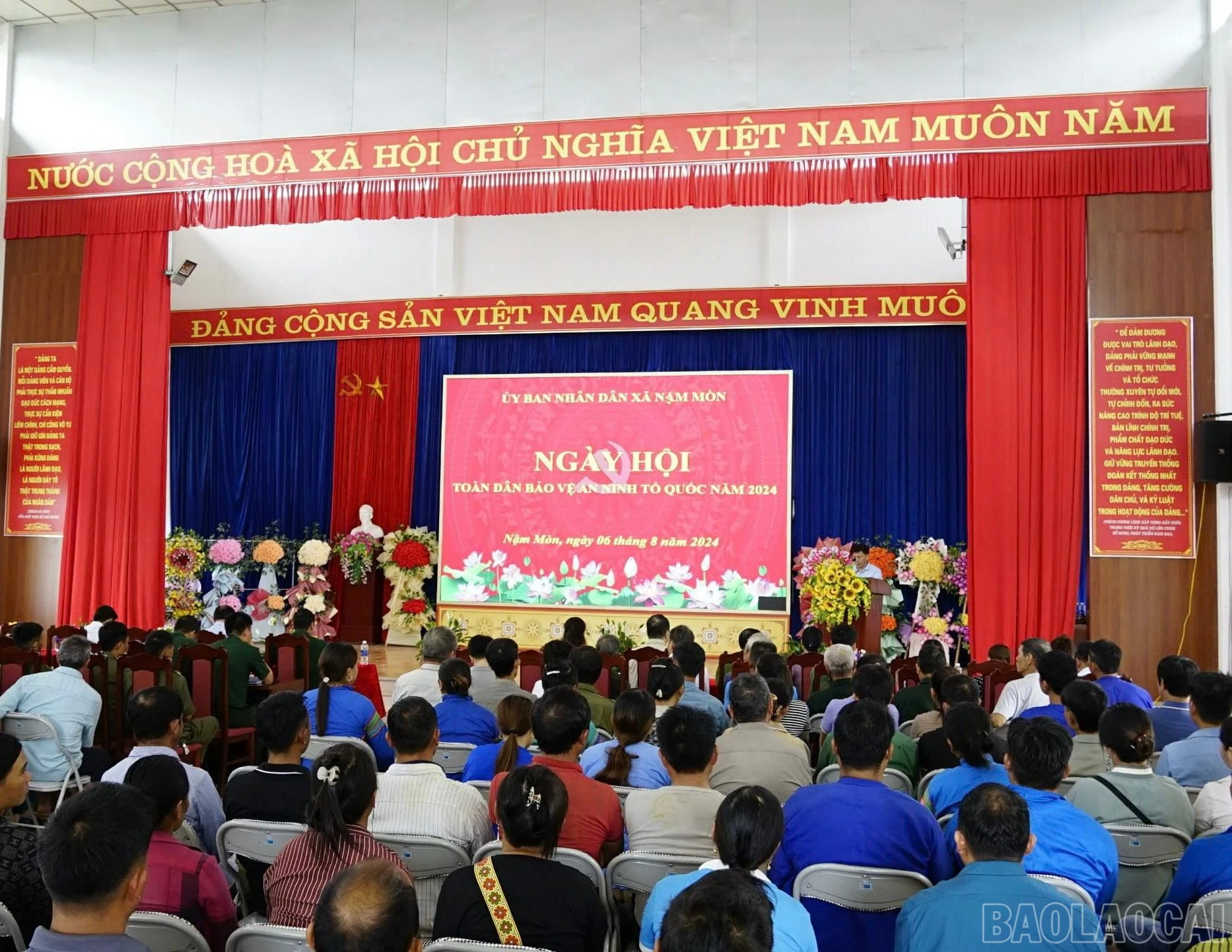 Quang cảnh ngày hội.