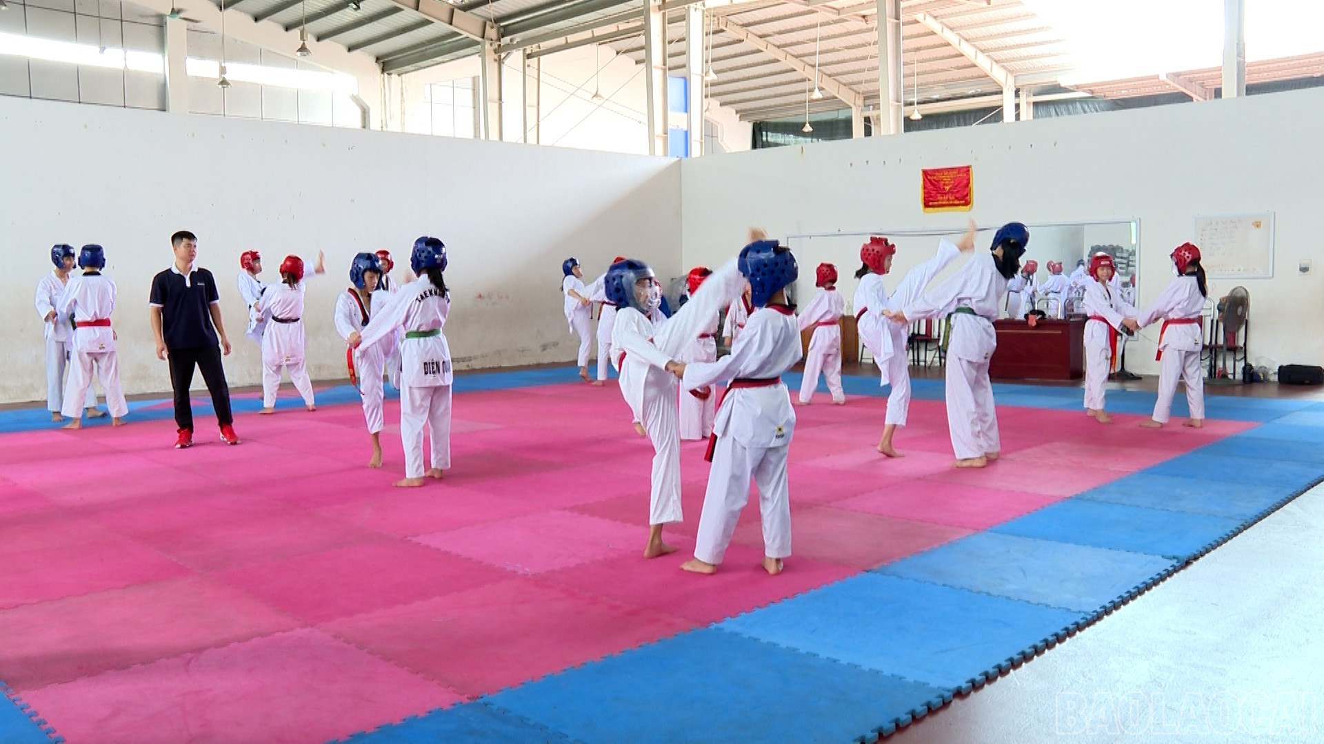 Đội tuyển Taekwondo Lào Cai. baolaocai-br_title-0100-02-37-14still158.jpg