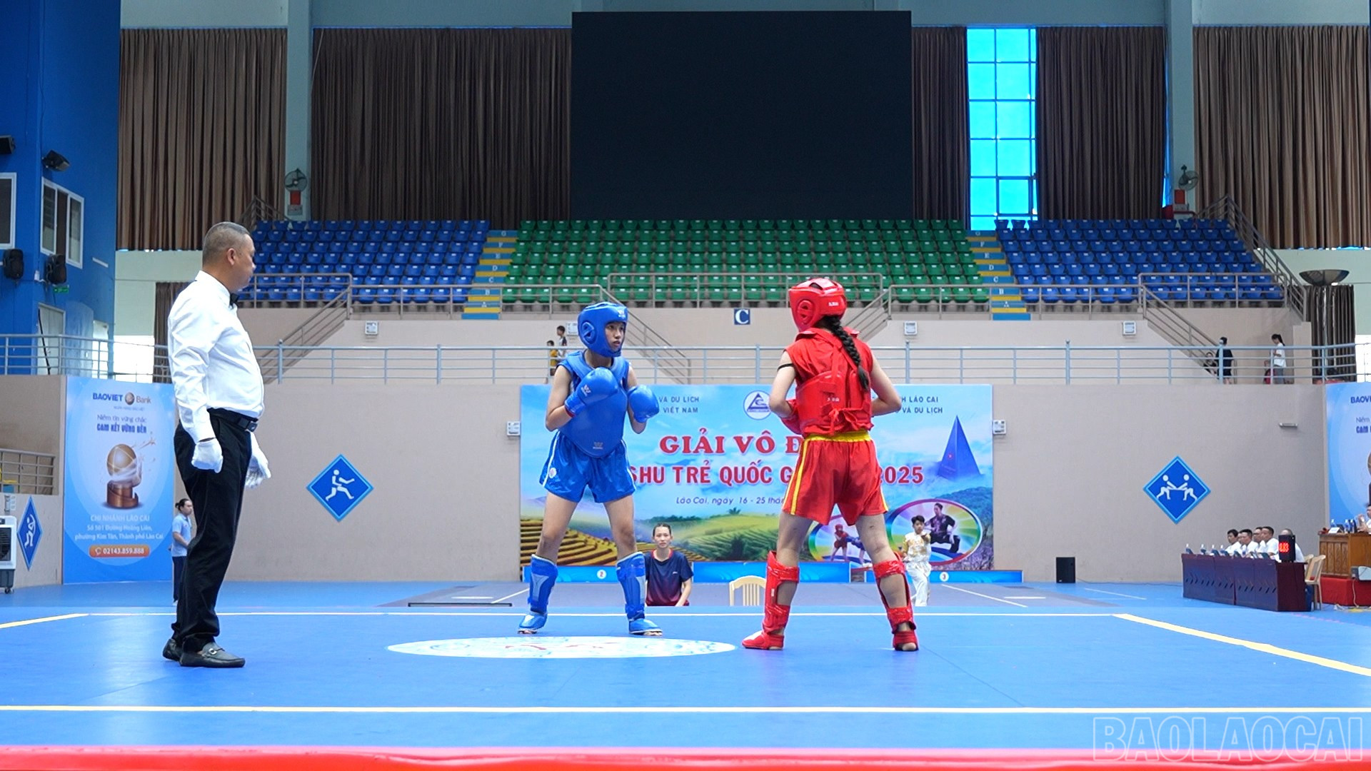 Tiếp tục diễn ra các trận đấu vòng loại ở nội dung Sanda. baolaocai-br_title-0100-10-45-42still062.jpg