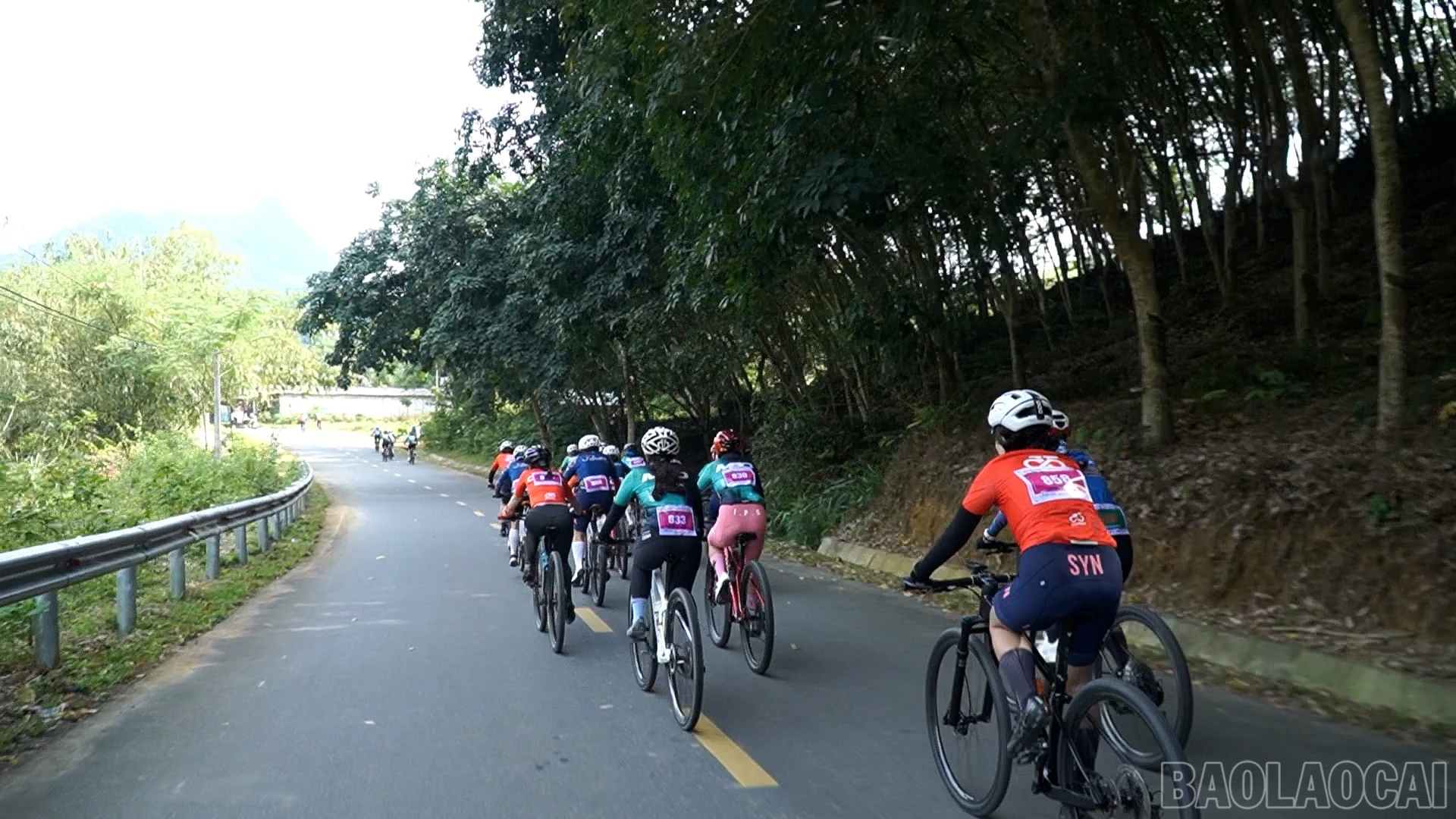 Gần 200 VĐV tranh tài tại Giải đua xe đạp địa hình “MTB - Chinh phục Bản Lầu - Bản hùng ca biên cương - LCC9” năm 2026 ảnh 12