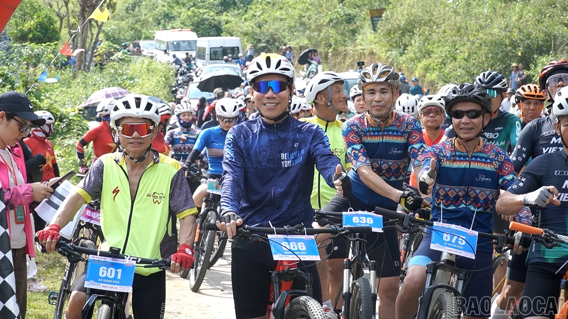 Gần 200 VĐV tranh tài tại Giải đua xe đạp địa hình “MTB - Chinh phục Bản Lầu - Bản hùng ca biên cương - LCC9” năm 2026 ảnh 7