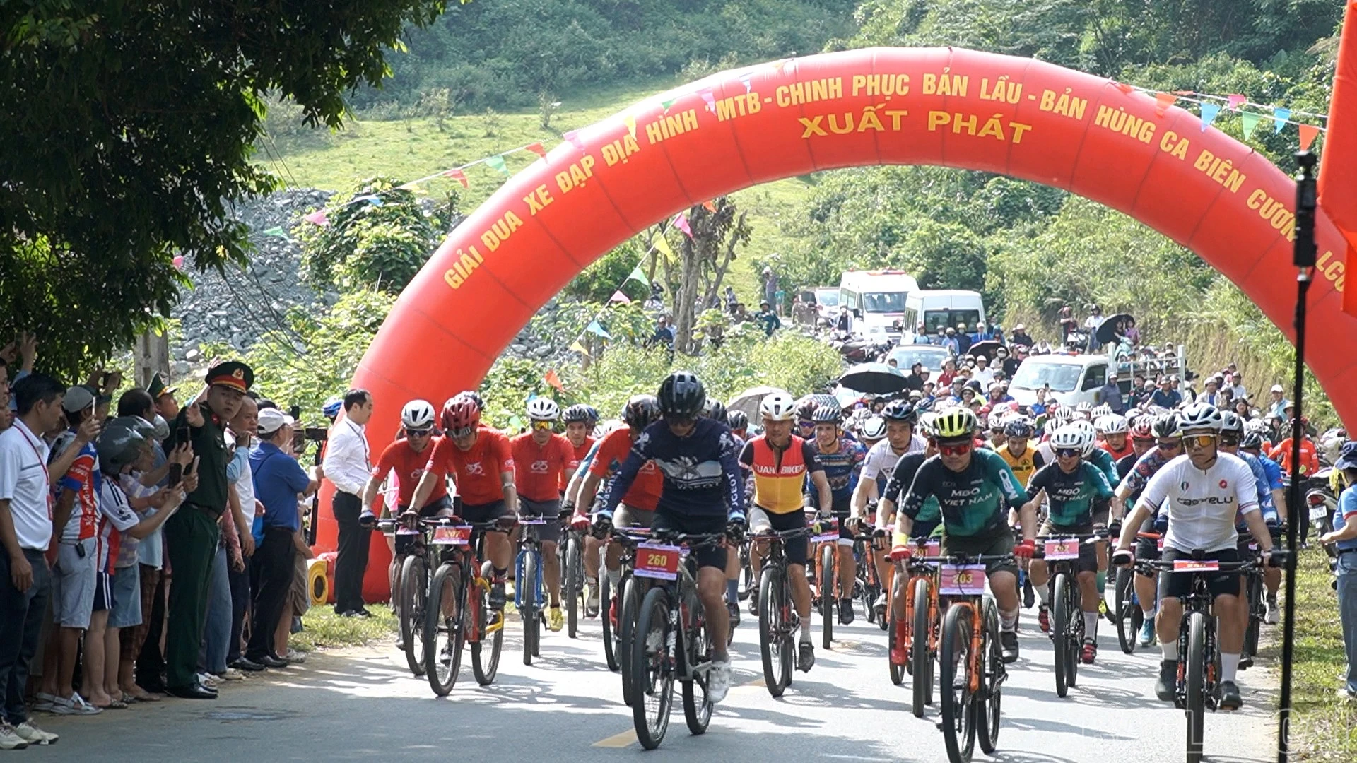 Các vận động viên tranh tài ở 5 nội dung.